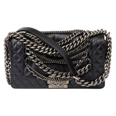 2014 Chanel Schwarz Gesteppt Kalbsleder Enchained Medium Le Boy Reverso