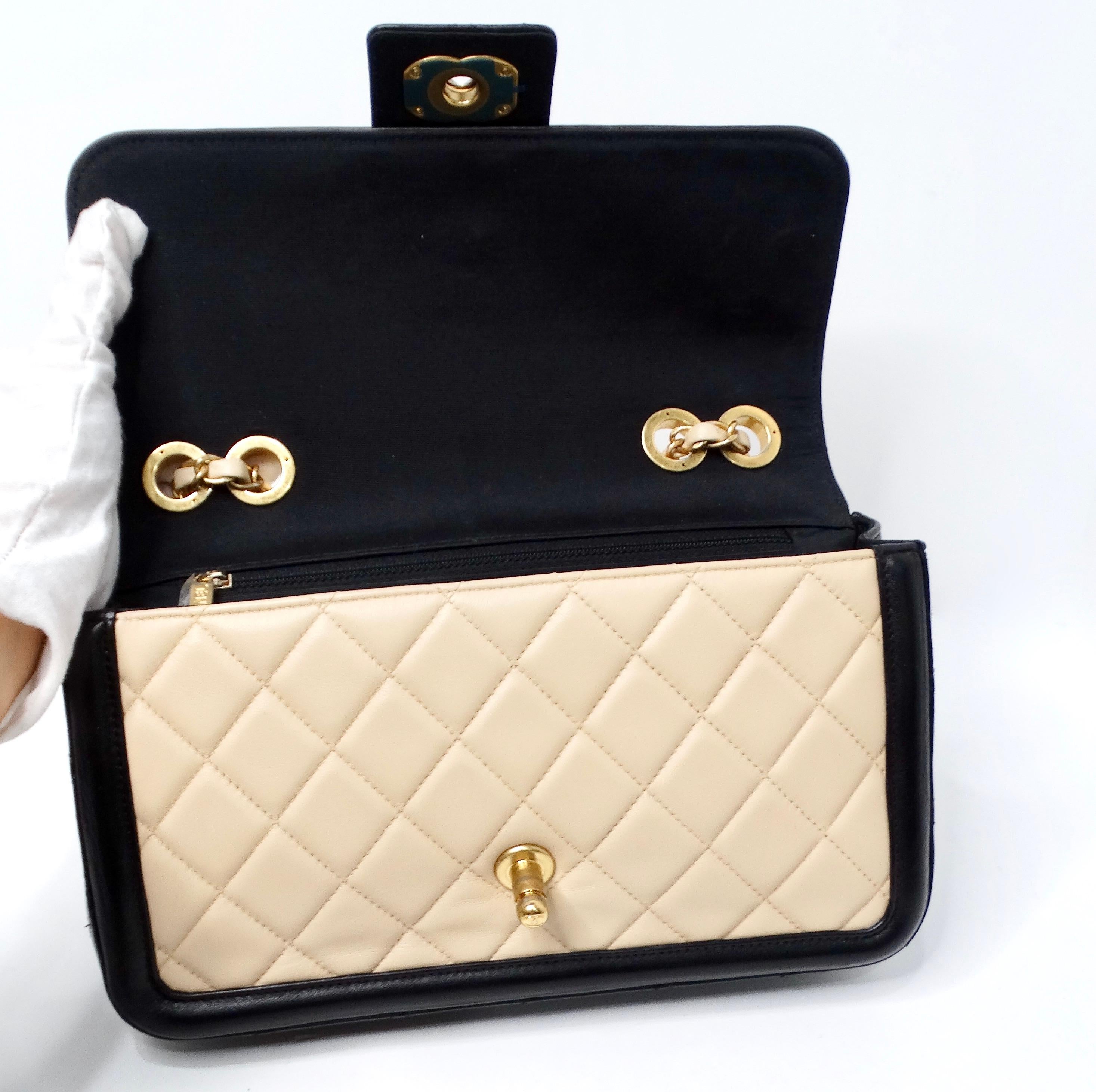 2014 Chanel Elegant CC Tan & Schwarze gesteppte Lammfell-Klappentasche mit Klappe im Angebot 5