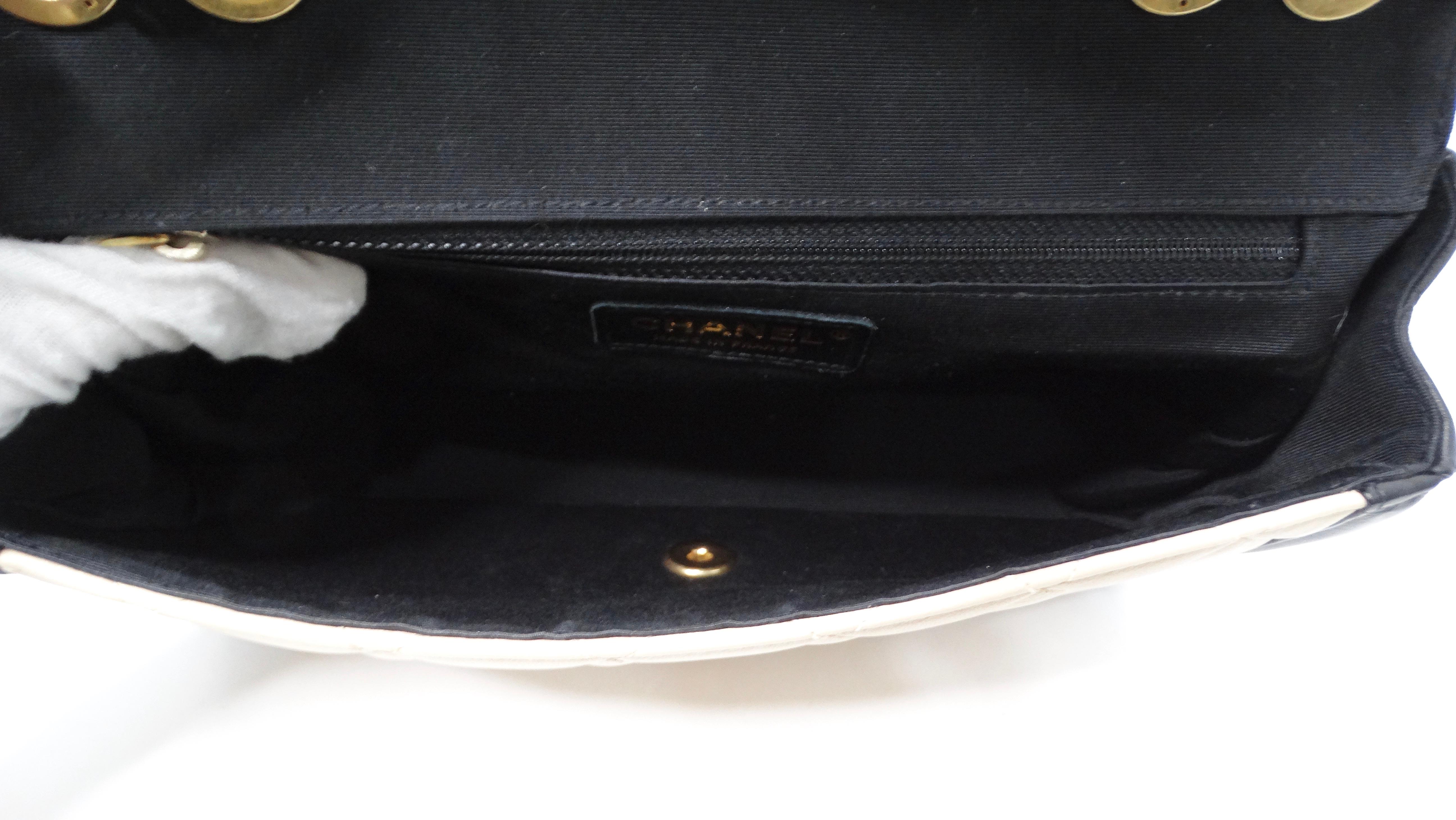 2014 Chanel Elegant CC Tan & Schwarze gesteppte Lammfell-Klappentasche mit Klappe im Angebot 6