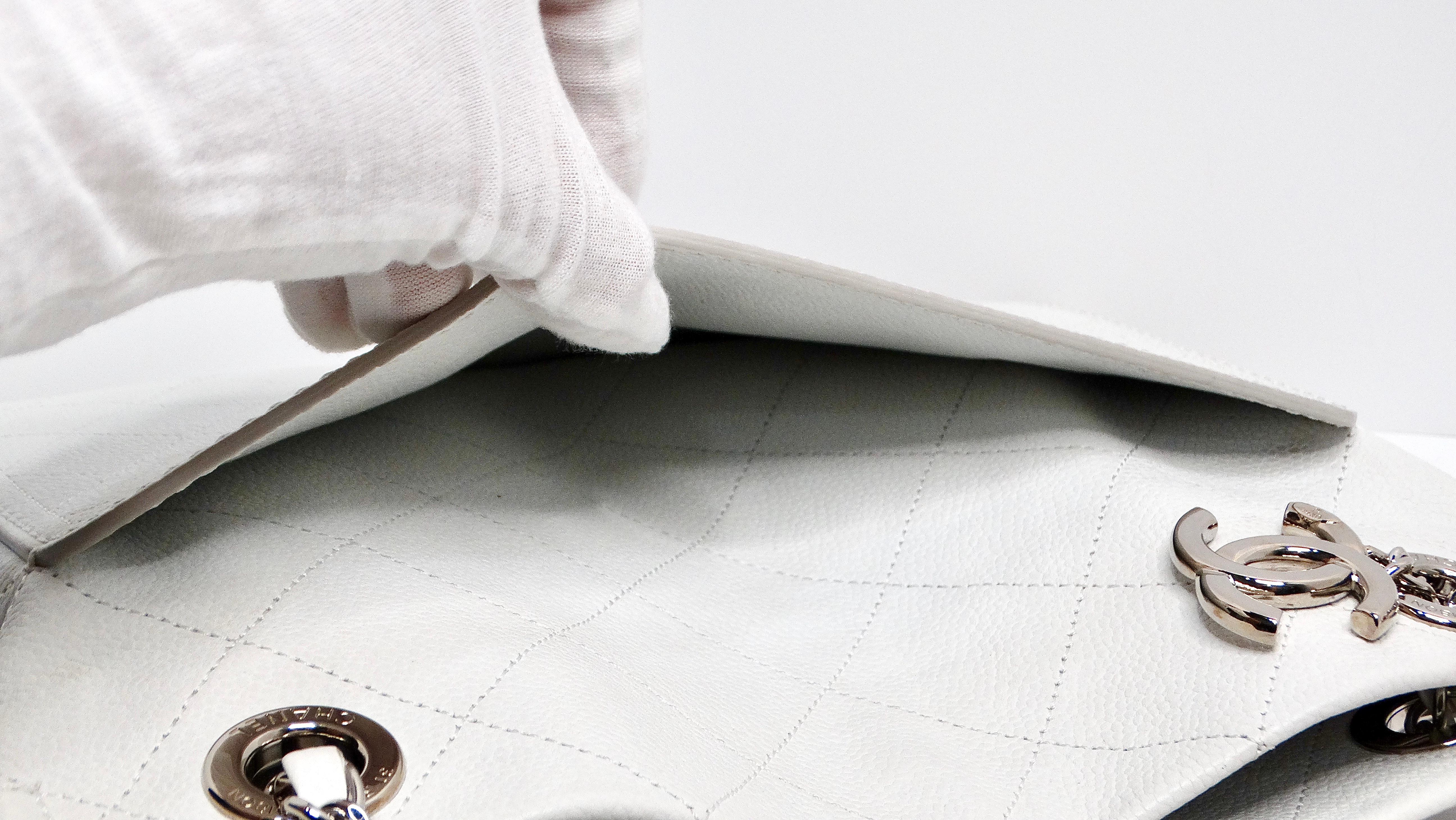 2014 Chanel Small White CC Pocket Tote In Fair Condition For Sale In Scottsdale, AZ