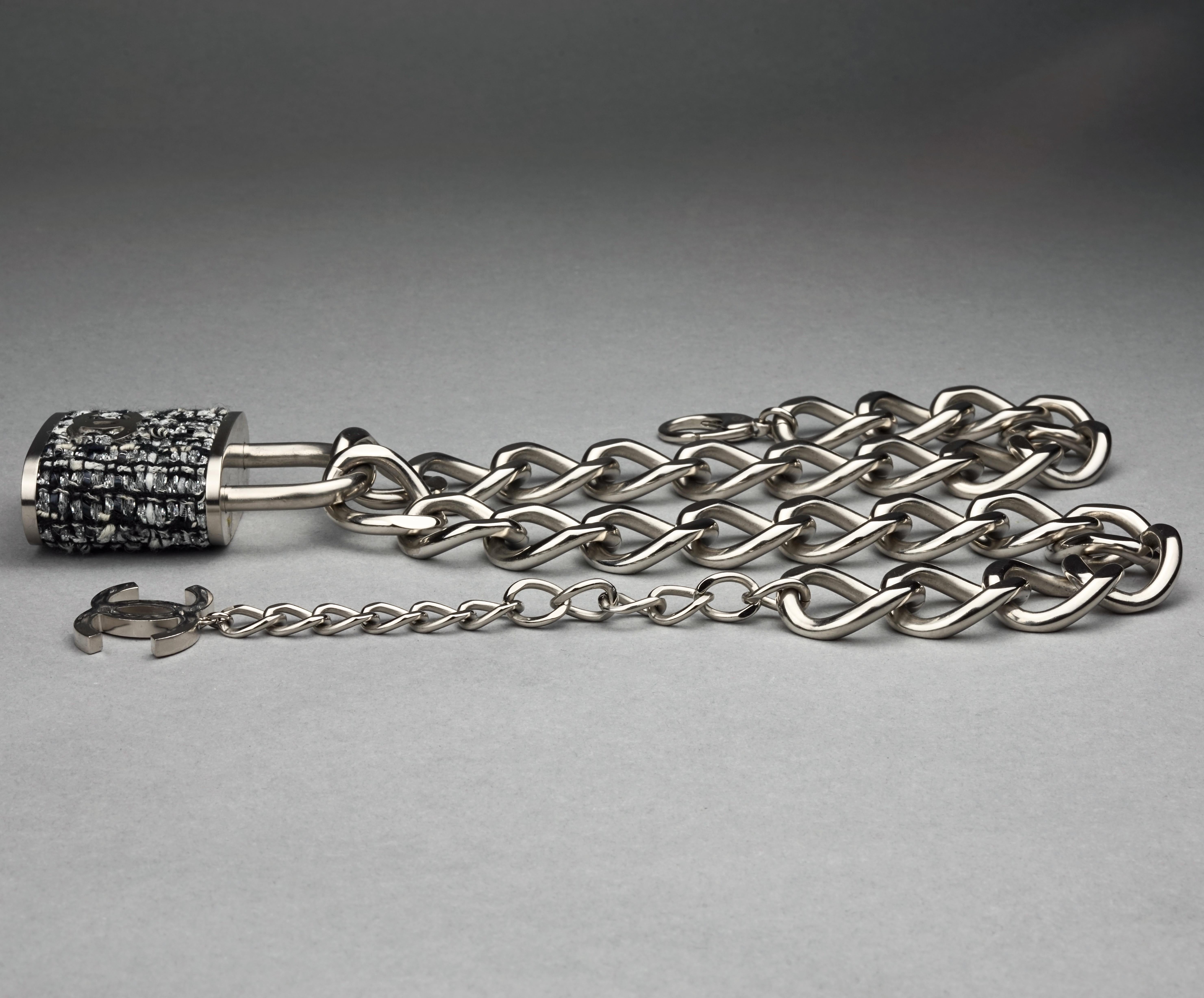 2014 CHANEL Tweed Vorhängeschloss 