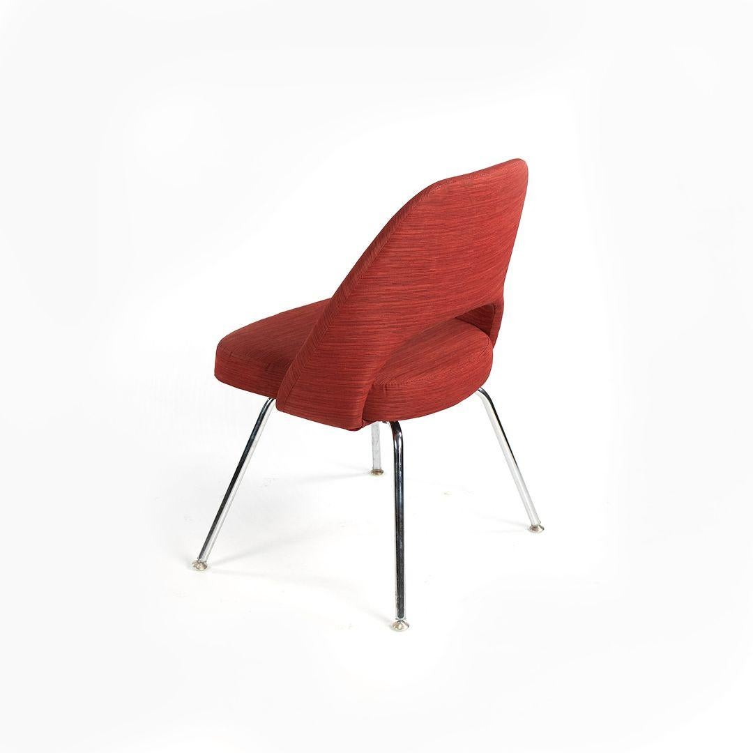 2014 Eero Saarinen for Knoll Executive Side Chair Modello 72C in Tessuto Rosso in vendita 1
