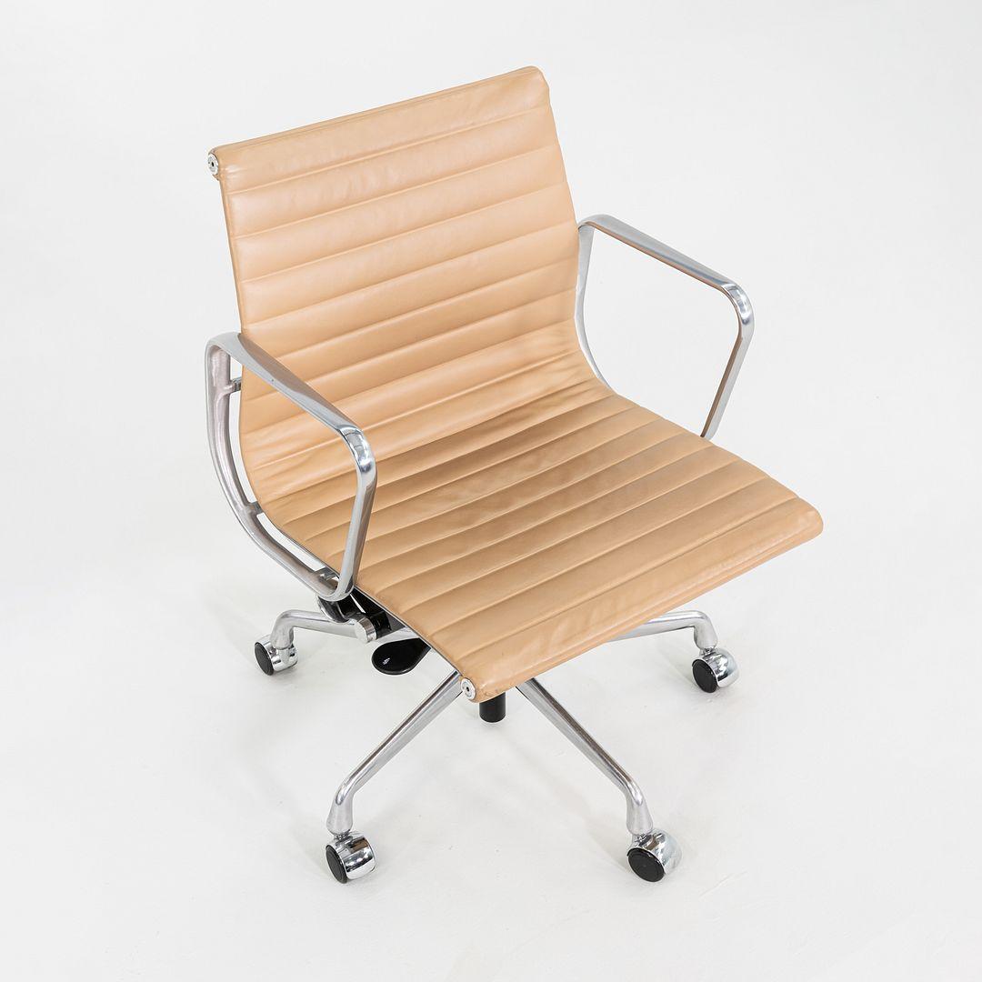 Modern 2014 Herman Miller Eames Aluminum Group Management Desk Chairs in Beige Leather For Sale