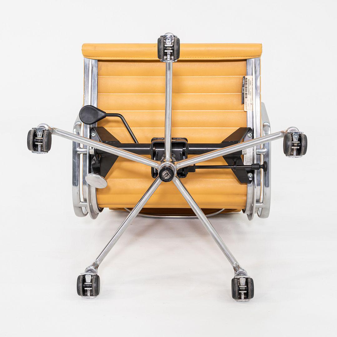 2014 Herman Miller Eames Aluminum Group Management Desk Chairs in Tan Leather For Sale 4