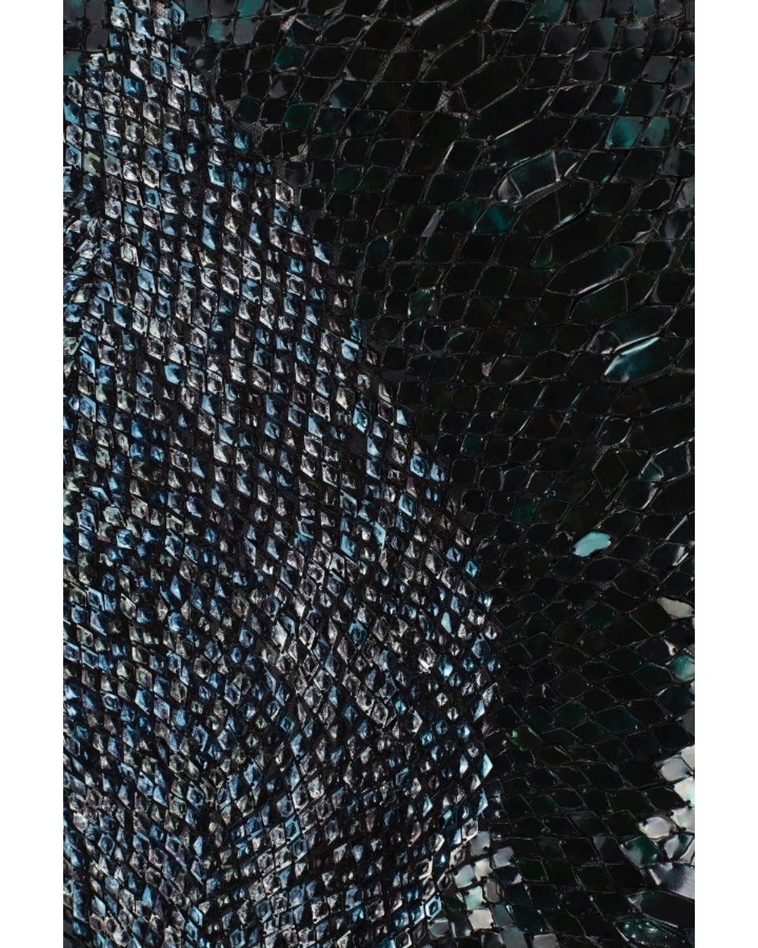 2014 Julien Macdonald - Robe à une manche effet serpent vert irisé Bon état - En vente à London, GB