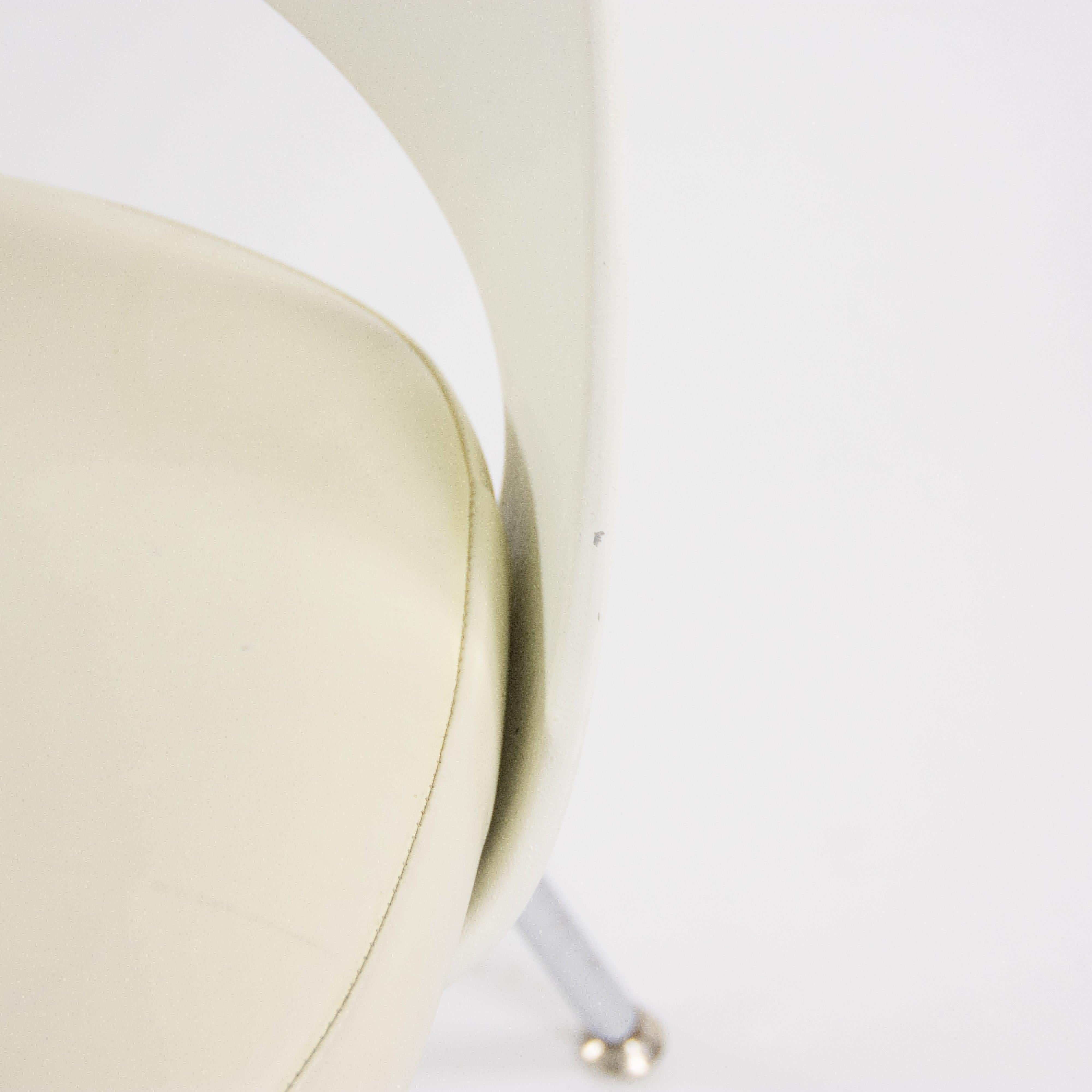 2014 Knoll Studio Eero Saarinen Chefsessel ohne Armlehne Weiß im Angebot 3
