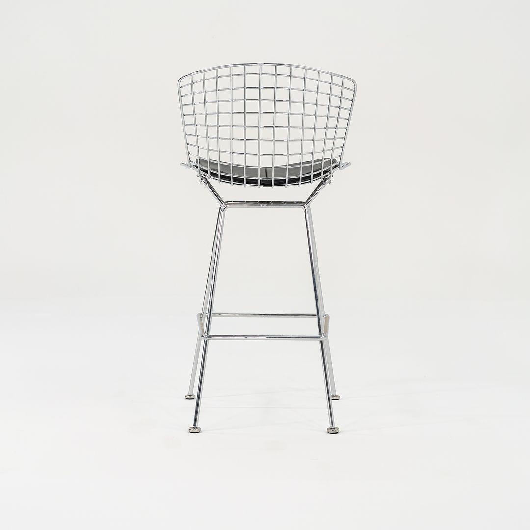 2014 Pareja de taburetes de bar Harry Bertoia para Knoll con cojines de cuero negro Acero en venta