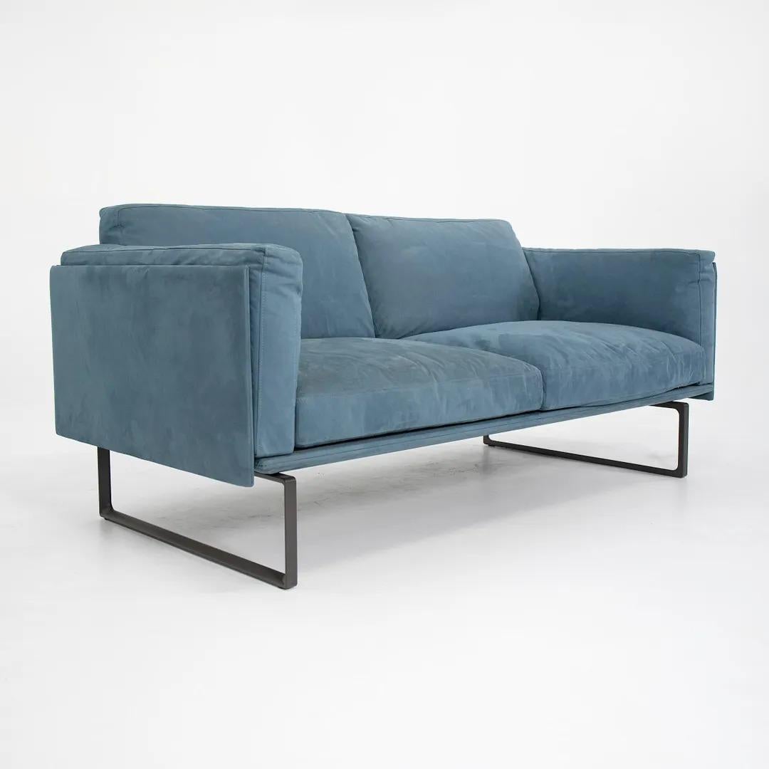 2014 Piero Lissoni für Cassina 8 Zweisitzer-Sofa / Loveseat aus blauem Wildleder in Blau (Aluminium) im Angebot