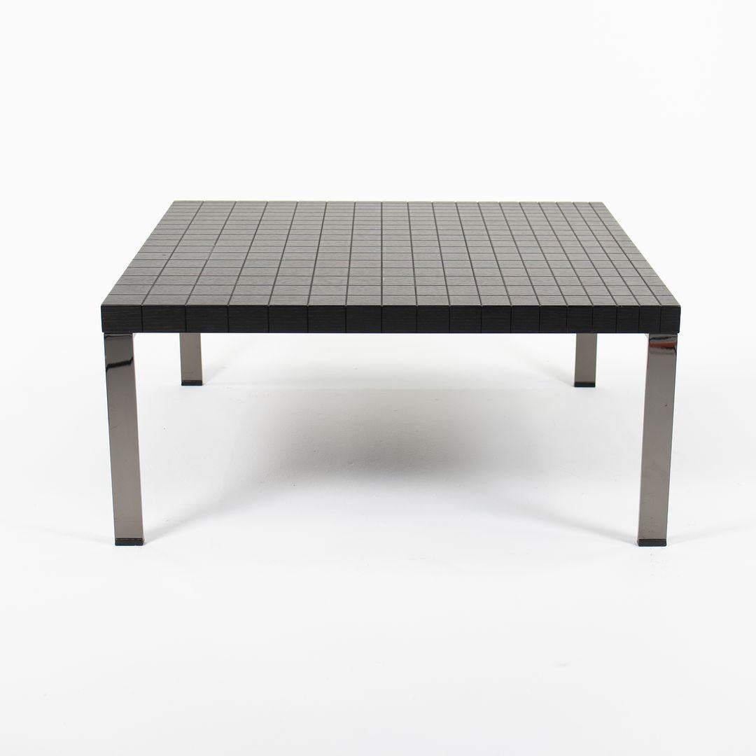 italien Tables basses Poltrona Frau Geometrie 2014 en bois ébénisé avec base en acier 30 pouces en vente
