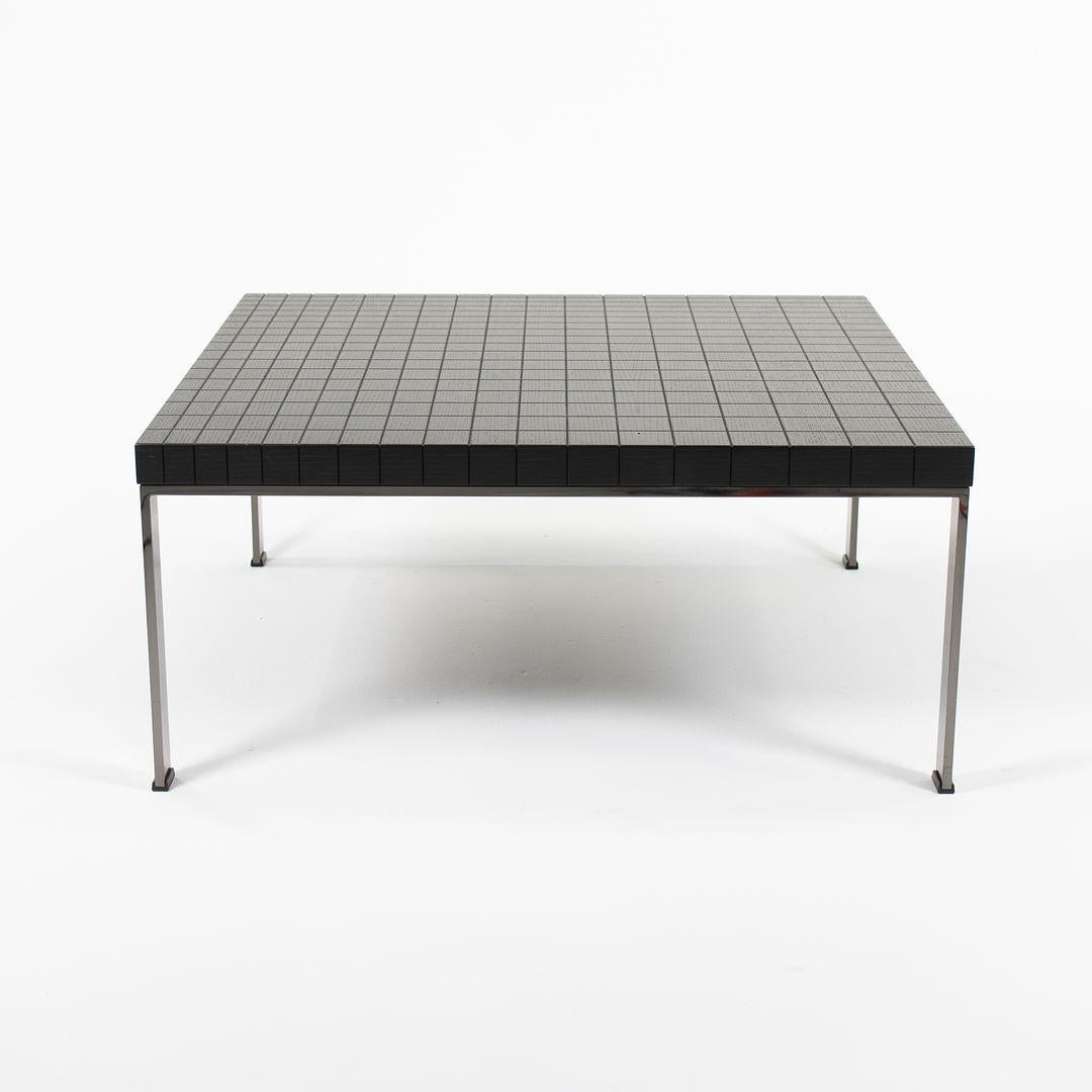 Tables basses Poltrona Frau Geometrie 2014 en bois ébénisé avec base en acier 30 pouces Bon état - En vente à Philadelphia, PA