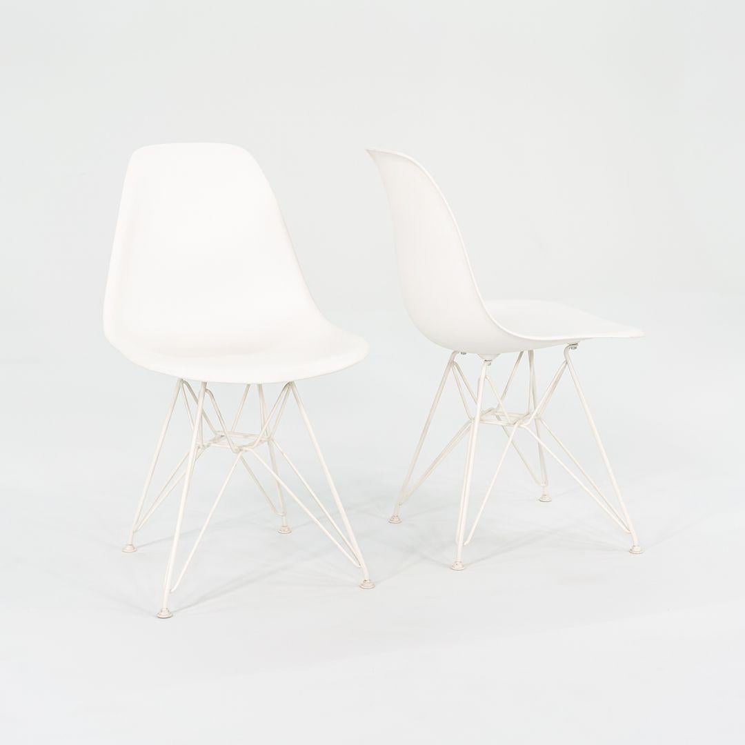 2014 Set of Four Herman Miller Eames Plastic Shell Chairs White w/ Eiffel Base en vente 3