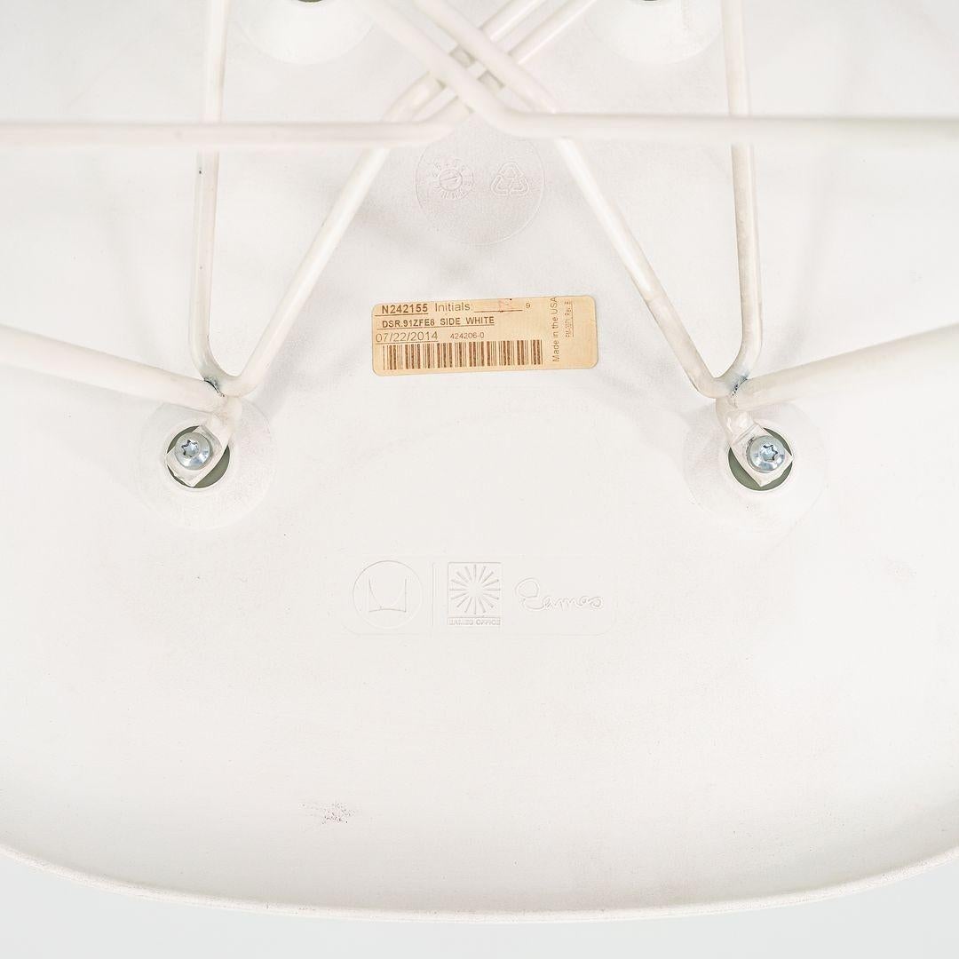 2014 Set of Four Herman Miller Eames Plastic Shell Chairs White w/ Eiffel Base en vente 5