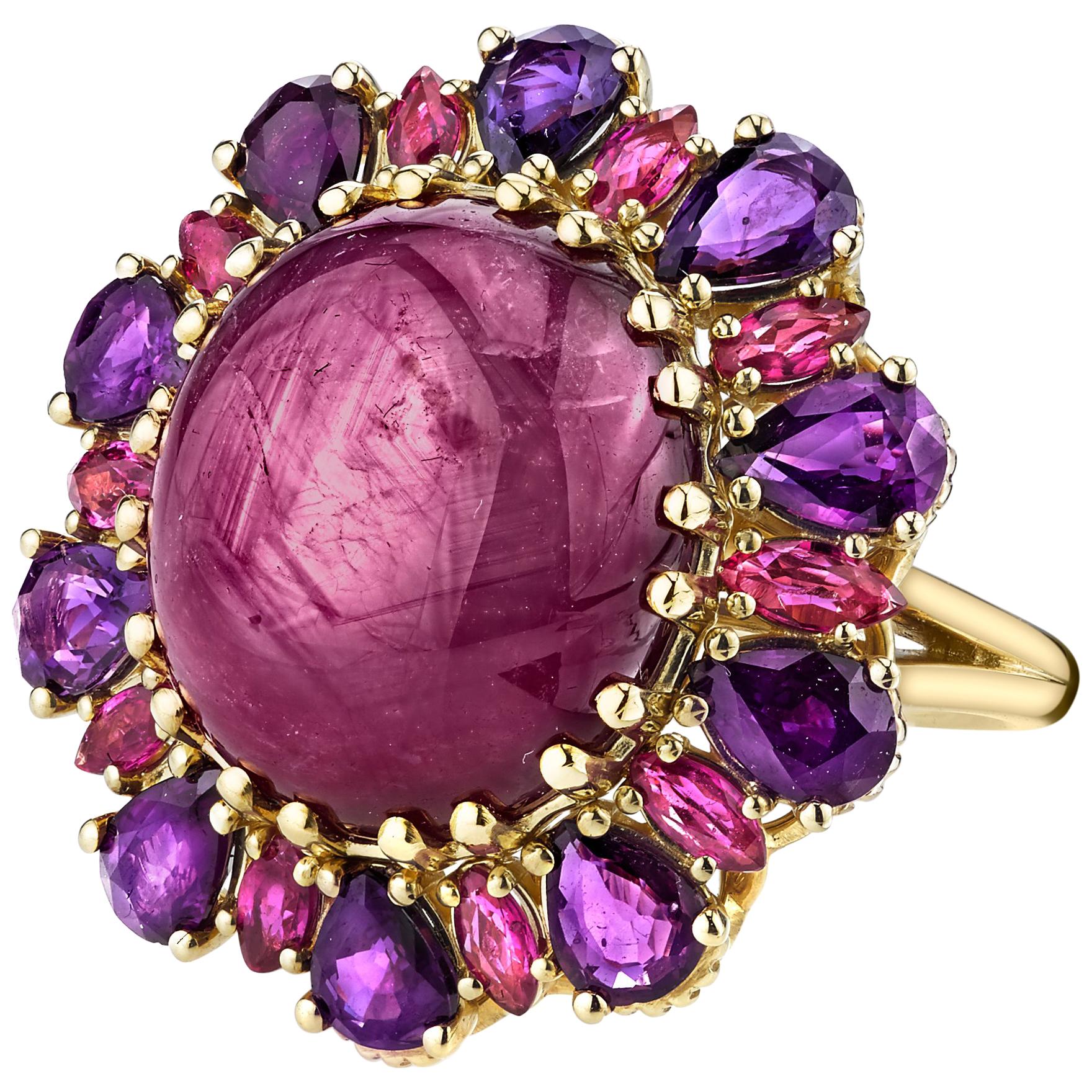 20.15 Carat Oval Star Sapphire and Ruby 18k Yellow Gold Ring