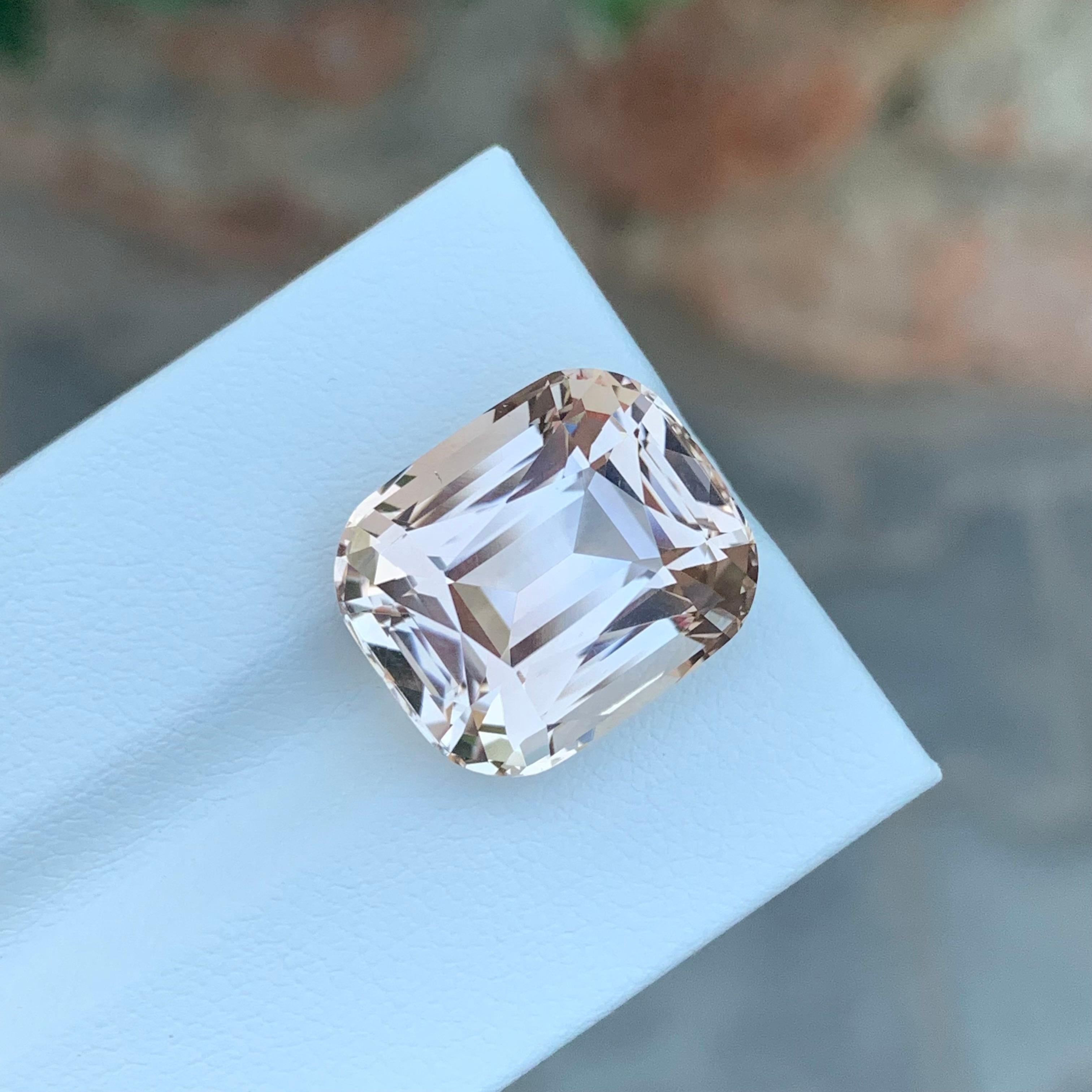 20,15 Karat atemberaubender natürlicher facettierter Goldtopas in Kissenform Edelstein (Kissenschliff) im Angebot