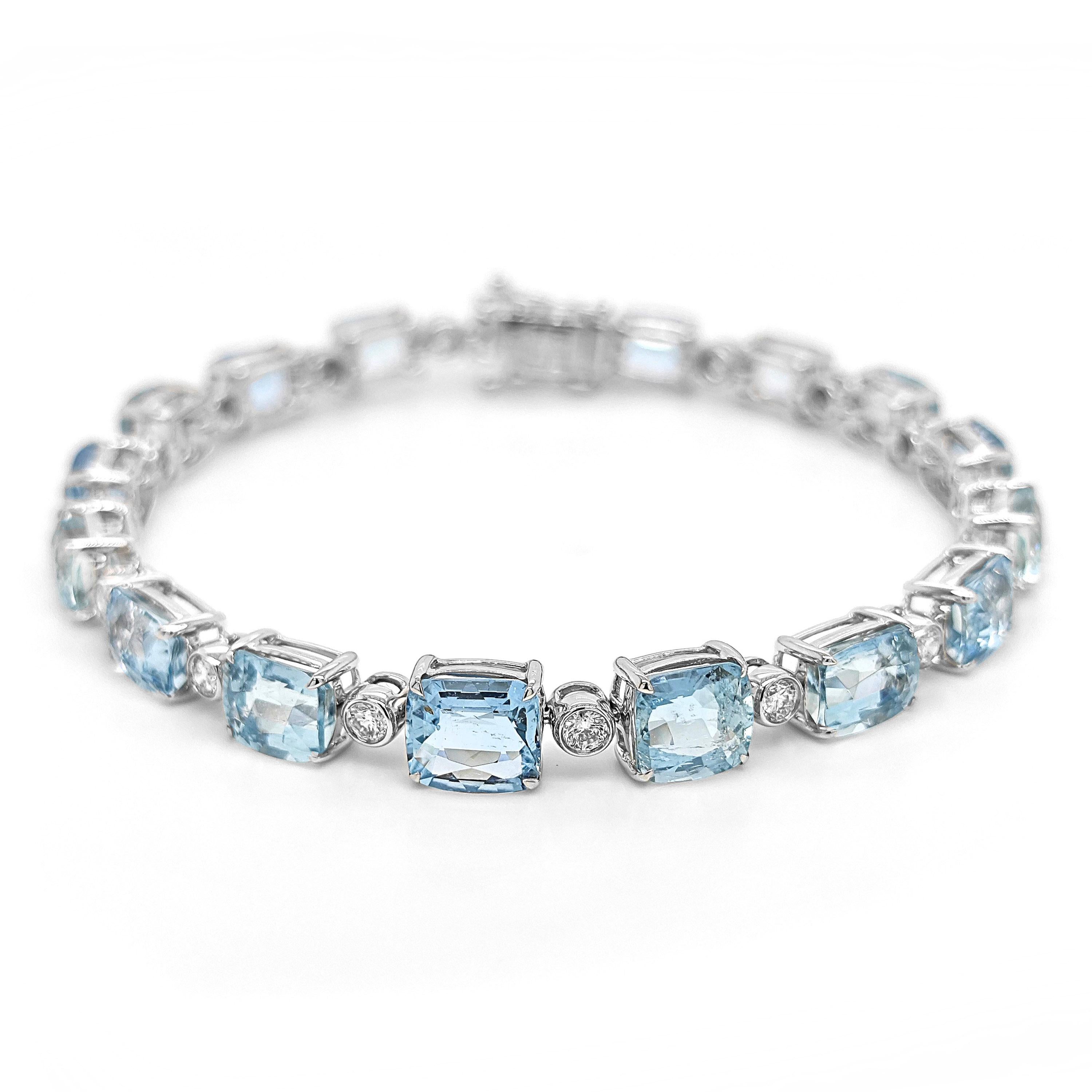 20,15 Karat Aquamarin und weißer Diamant Weißgold-Armband im Zustand „Neu“ im Angebot in New York, NY