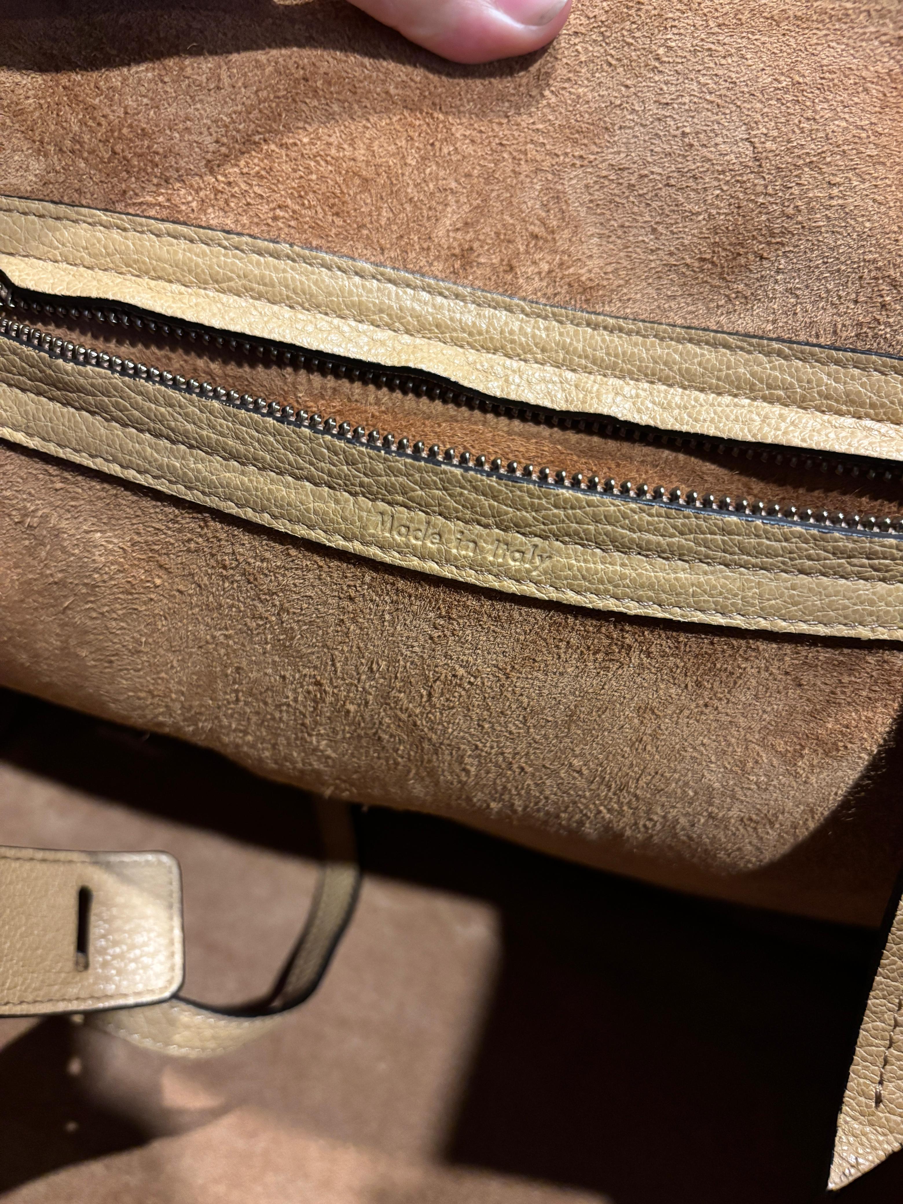 2015 Celine Tote Phantom mediano de piel granulada beige en venta 7