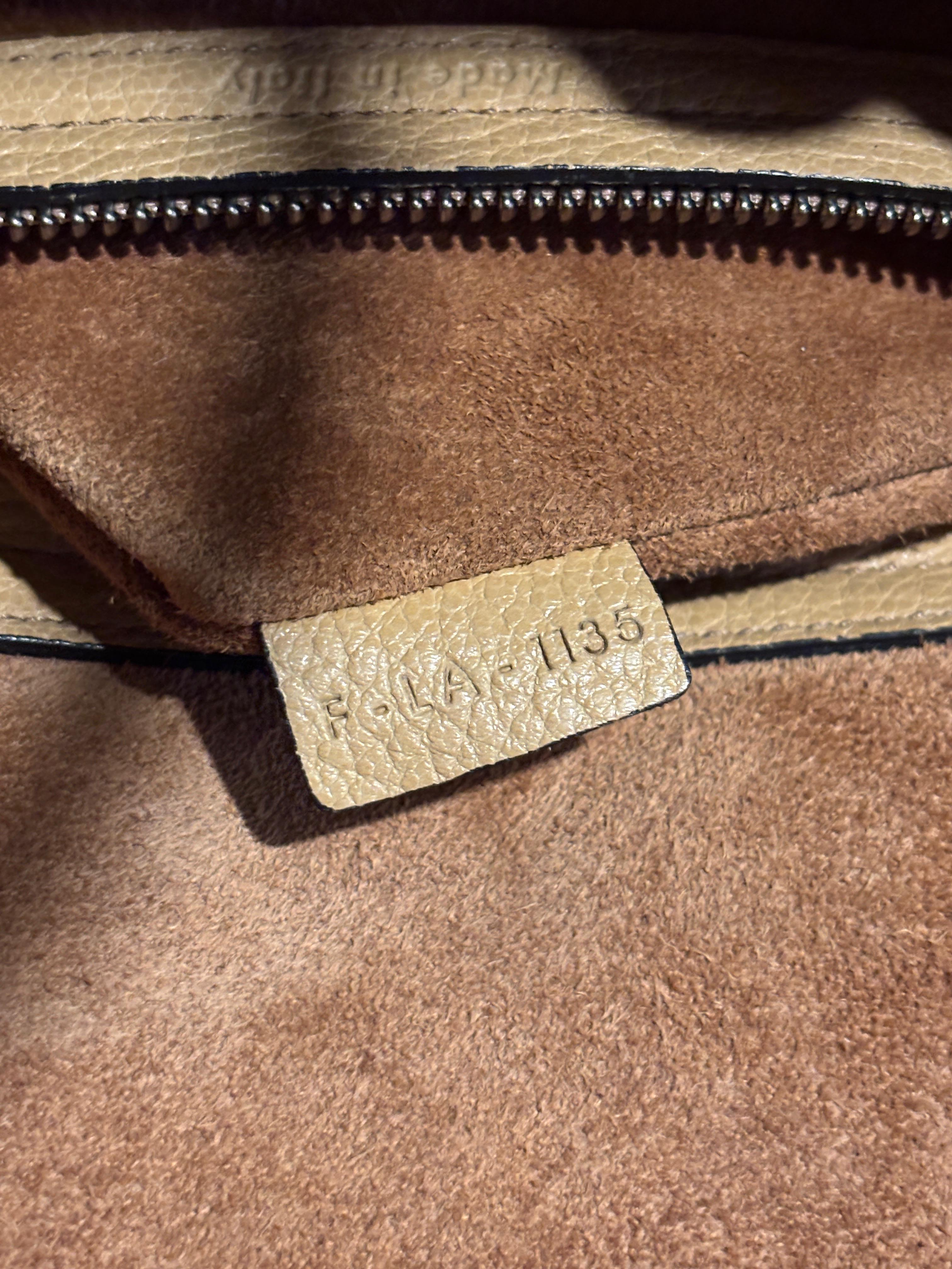 2015 Celine Tote Phantom mediano de piel granulada beige Beige en venta