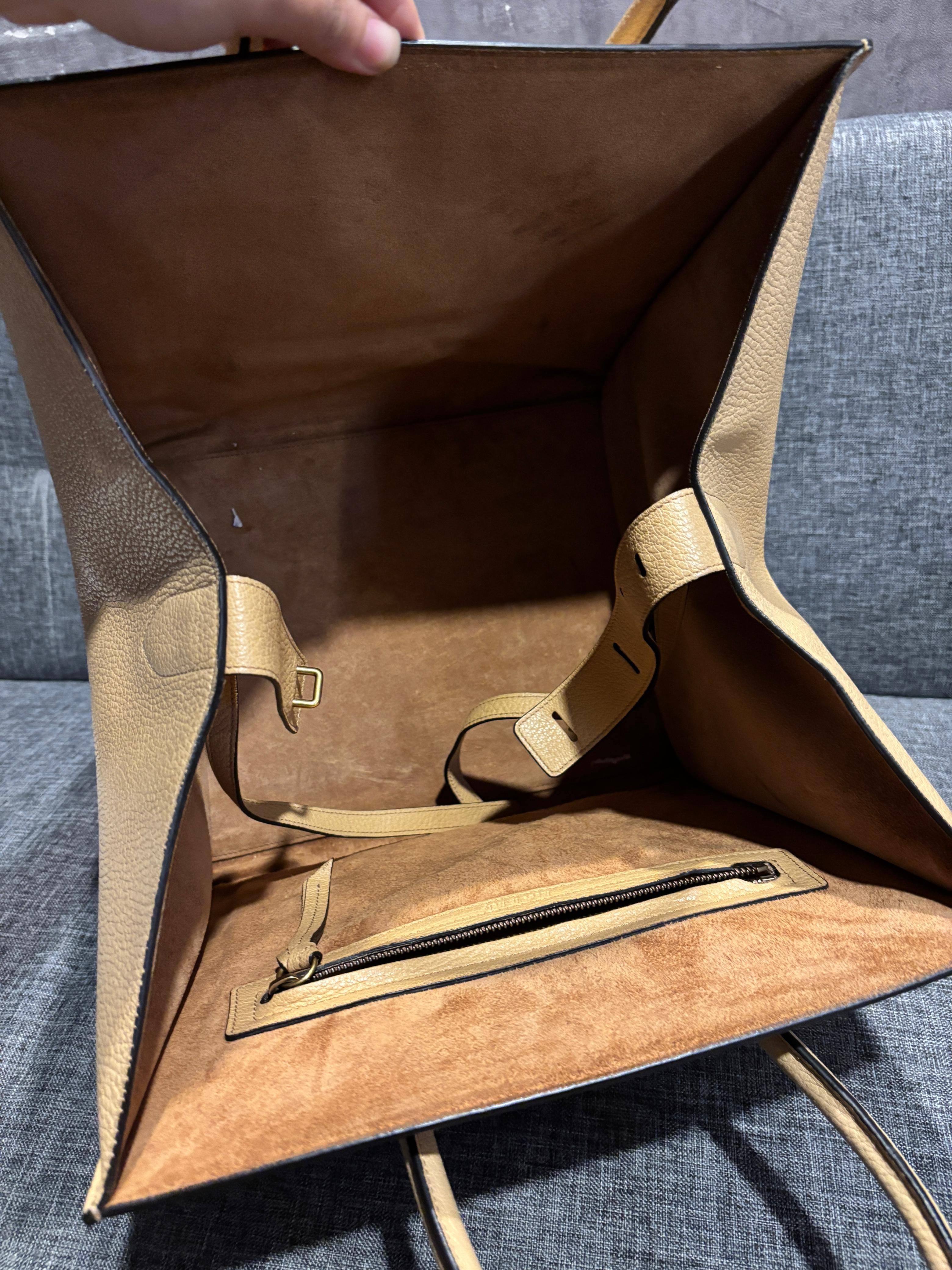 2015 Celine Tote Phantom mediano de piel granulada beige en Bueno estado para la venta en Jakarta, Daerah Khusus Ibukota Jakarta