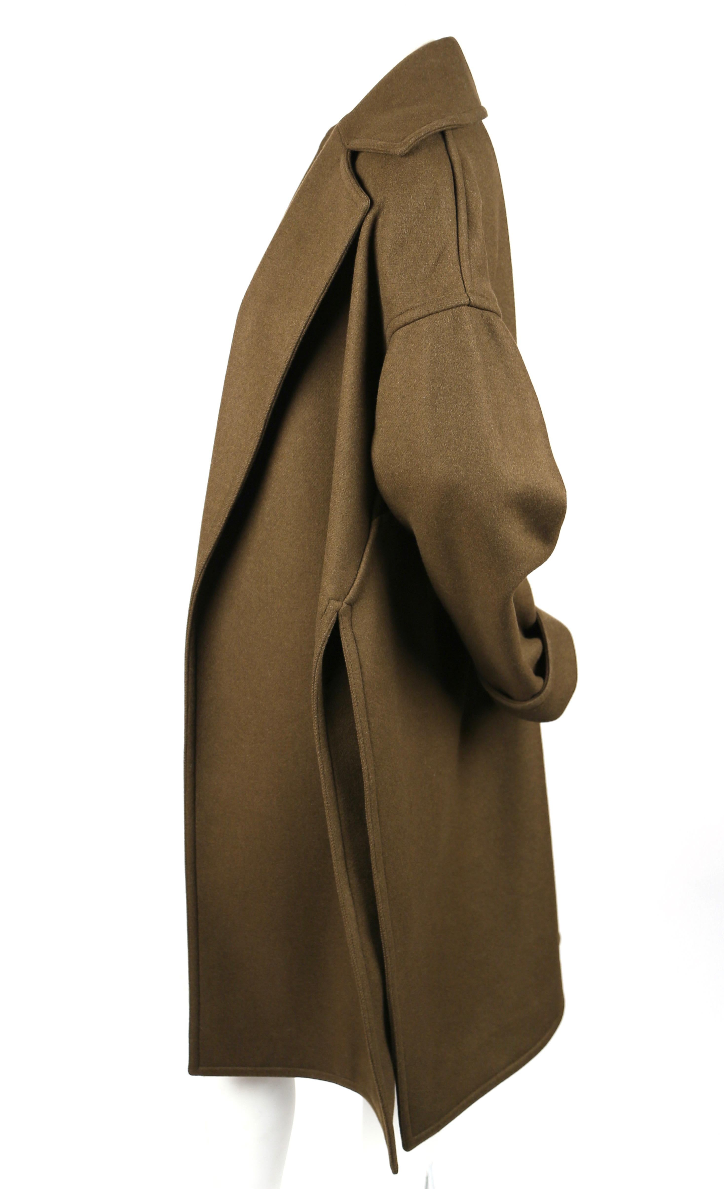 2015 CELINE By Phoebe Philo Khaki Wool Coat With Open Closure In Excellent Condition For Sale In San Fransisco, CA