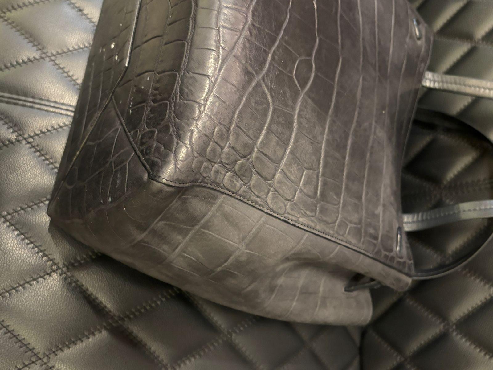 2015 Celine Navy Croc Embossed Phantom Tote Bag For Sale 2