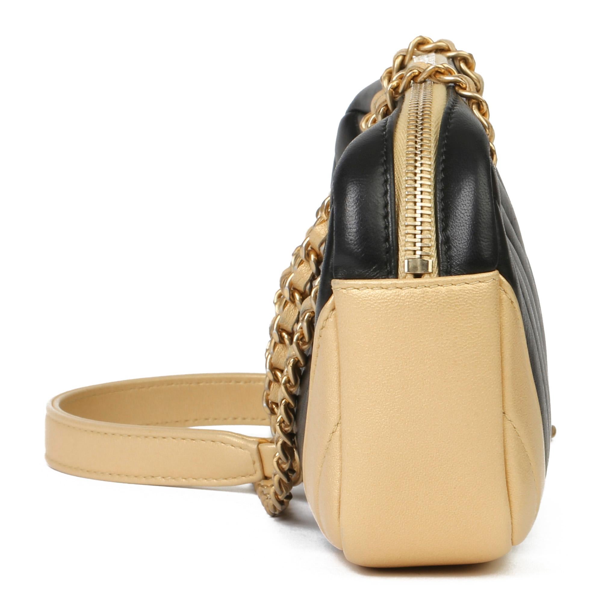 2015 Chanel Schwarz & Gold Chevron gesteppt Lammfell zeitlosen Charme Kameratasche Damen