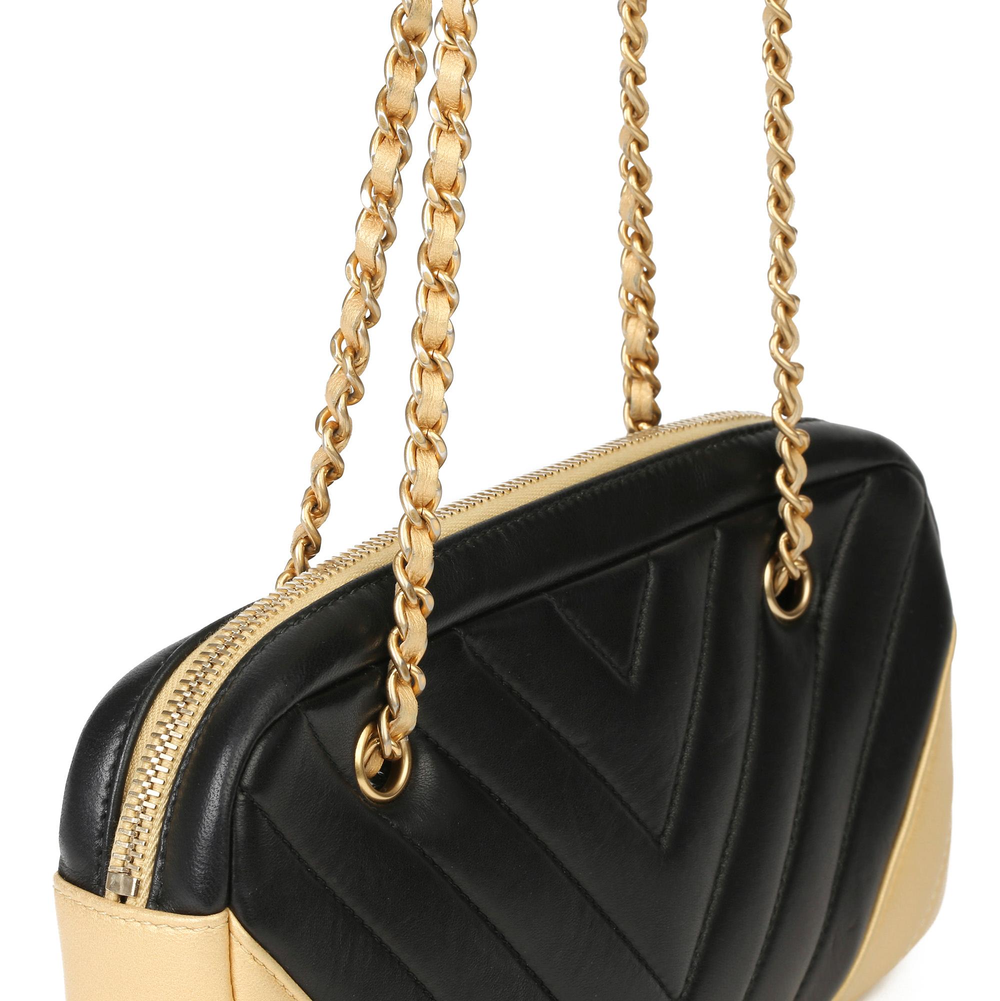 2015 Chanel Schwarz & Gold Chevron gesteppt Lammfell zeitlosen Charme Kameratasche 4