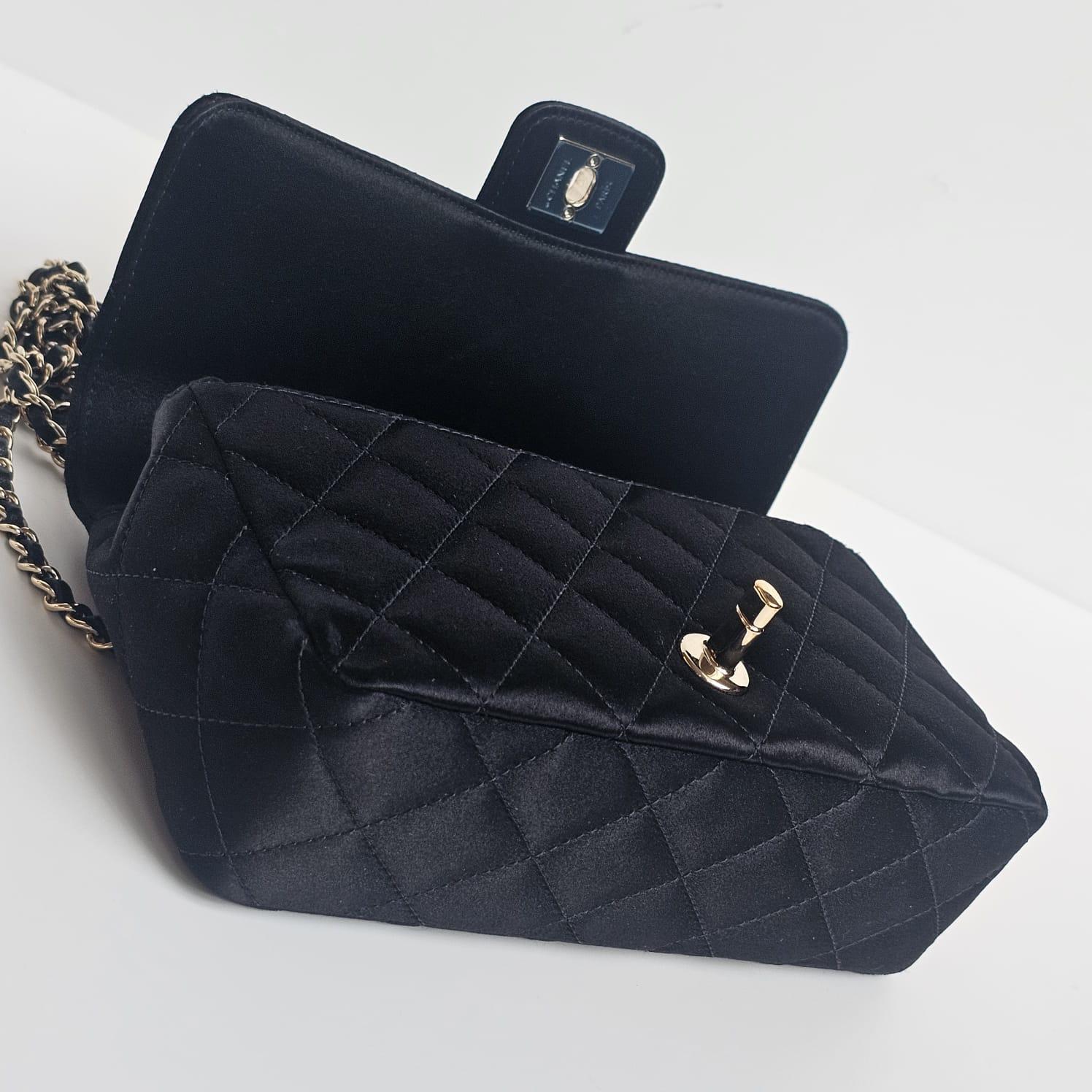 2015 Chanel Black Mini Satin Crossbody Flap Bag For Sale 1