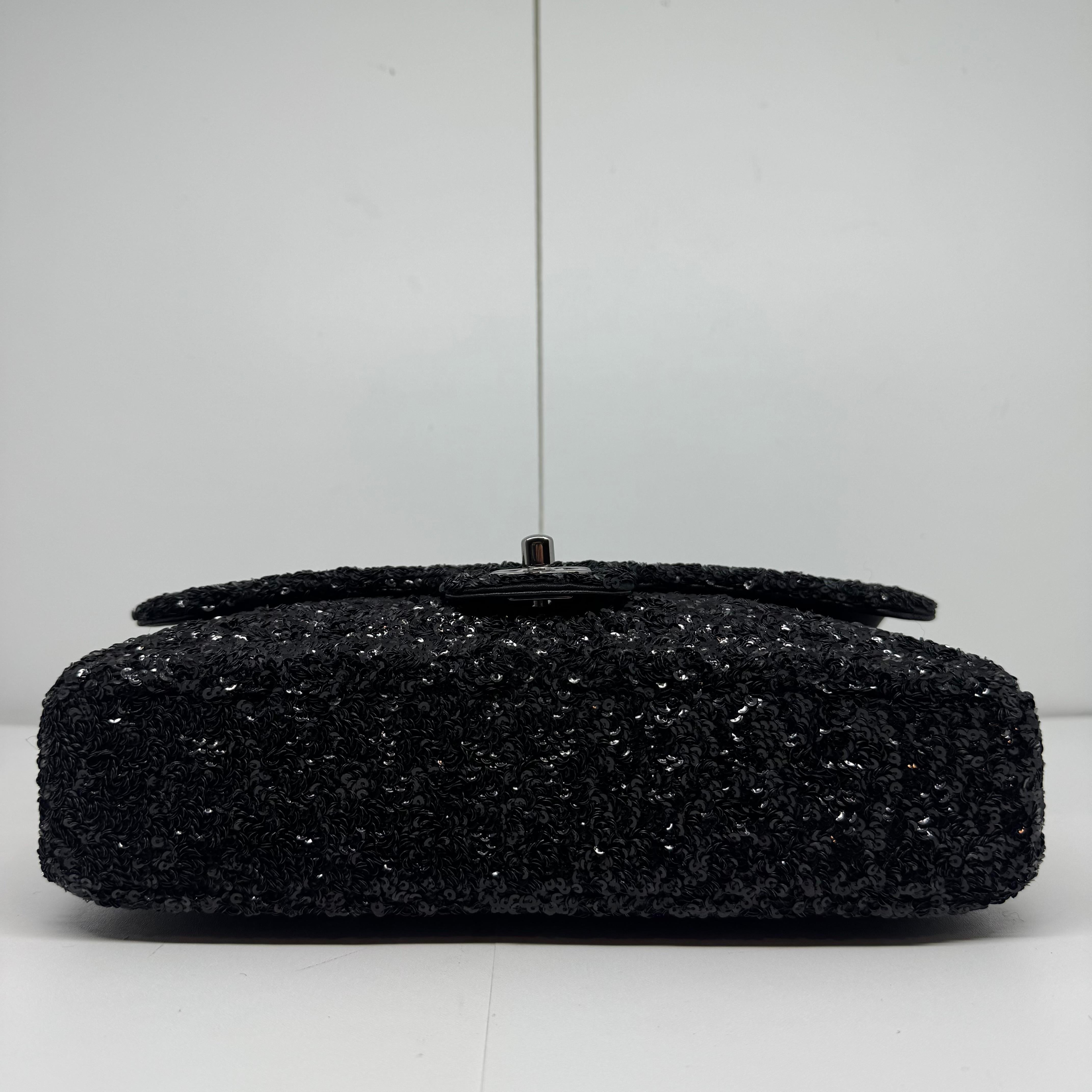 2015 Chanel Black Sequin Medium Single Classic Flap Bag (Sac à rabat classique) en vente 7