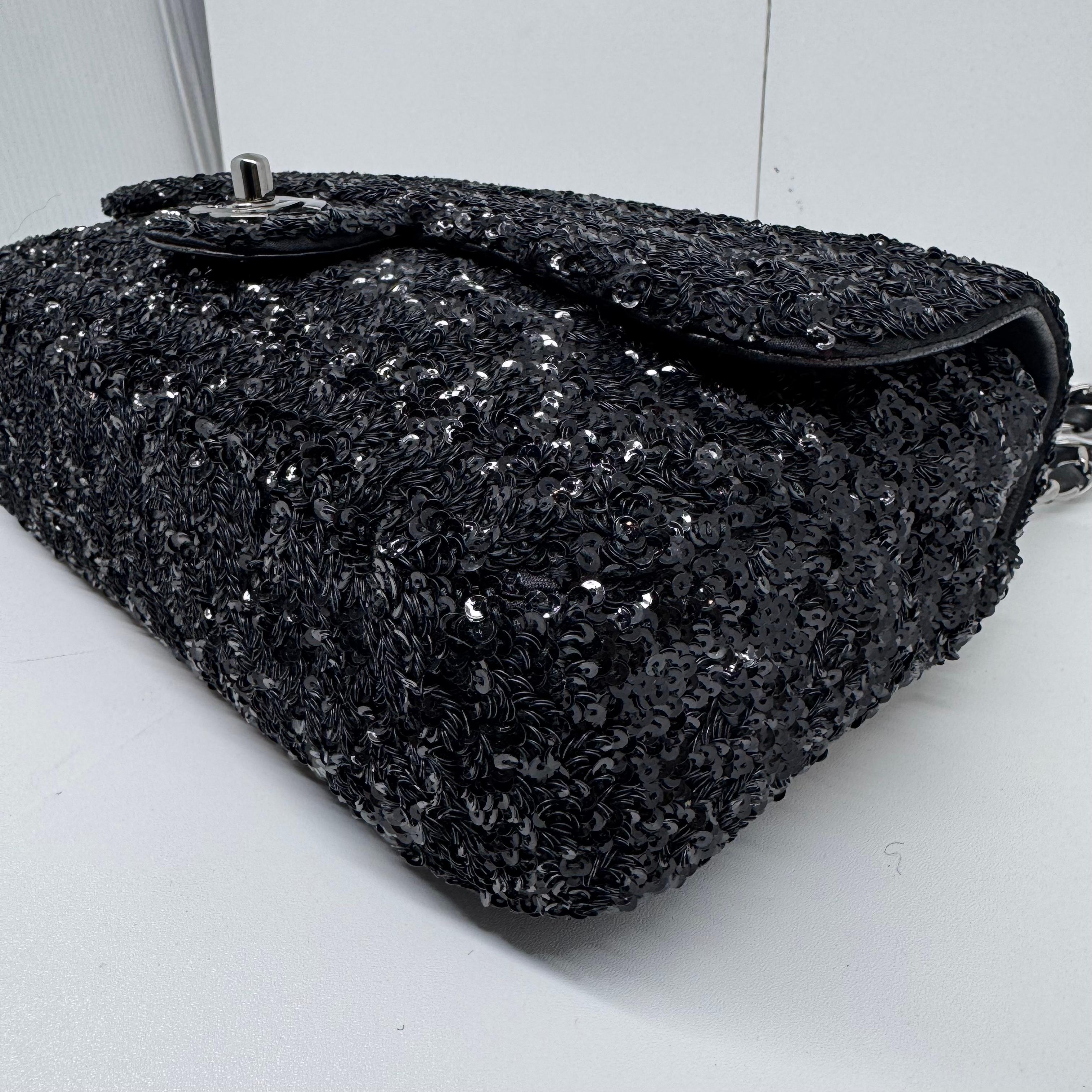2015 Chanel Black Sequin Medium Single Classic Flap Bag (Sac à rabat classique) en vente 8