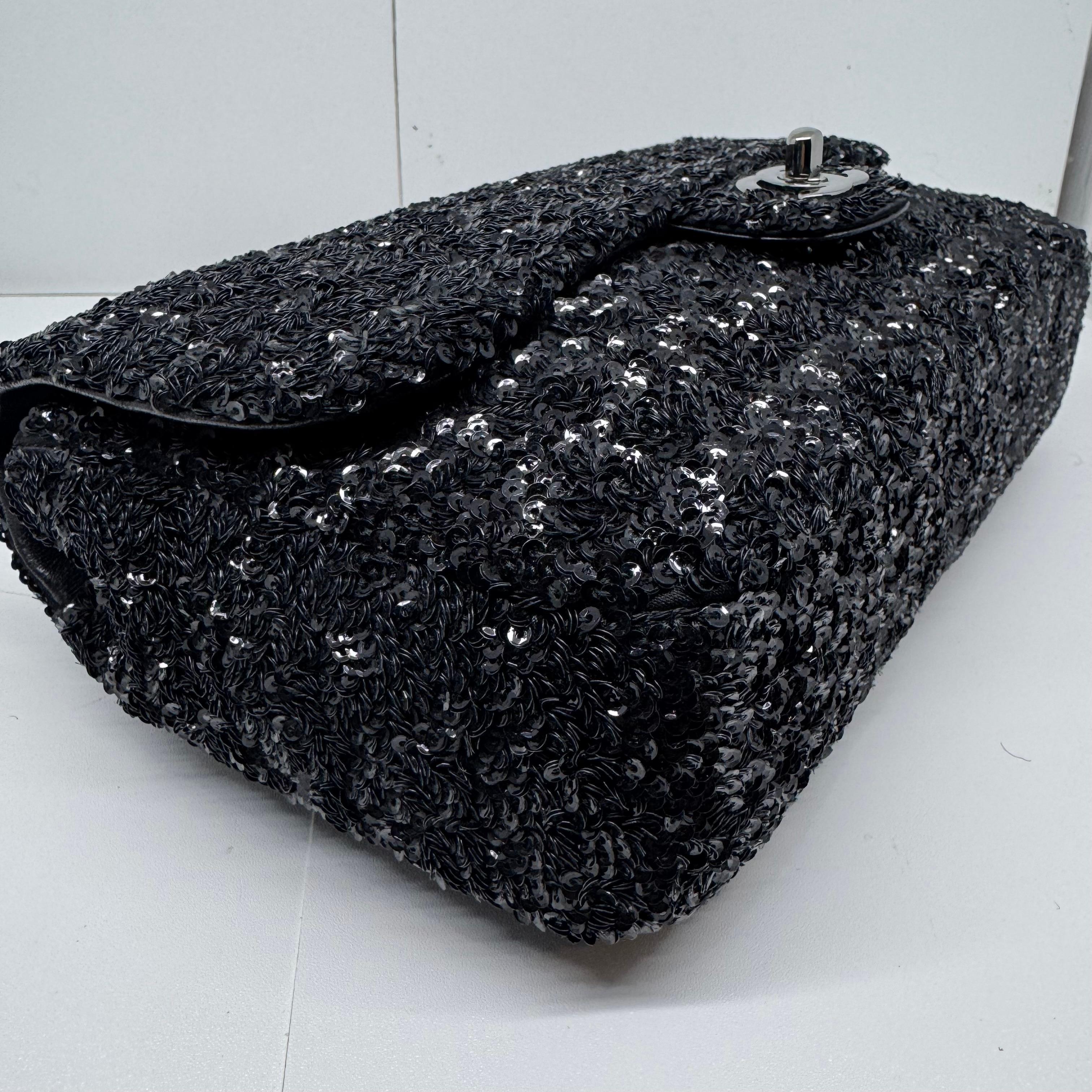 2015 Chanel Black Sequin Medium Single Classic Flap Bag (Sac à rabat classique) en vente 12