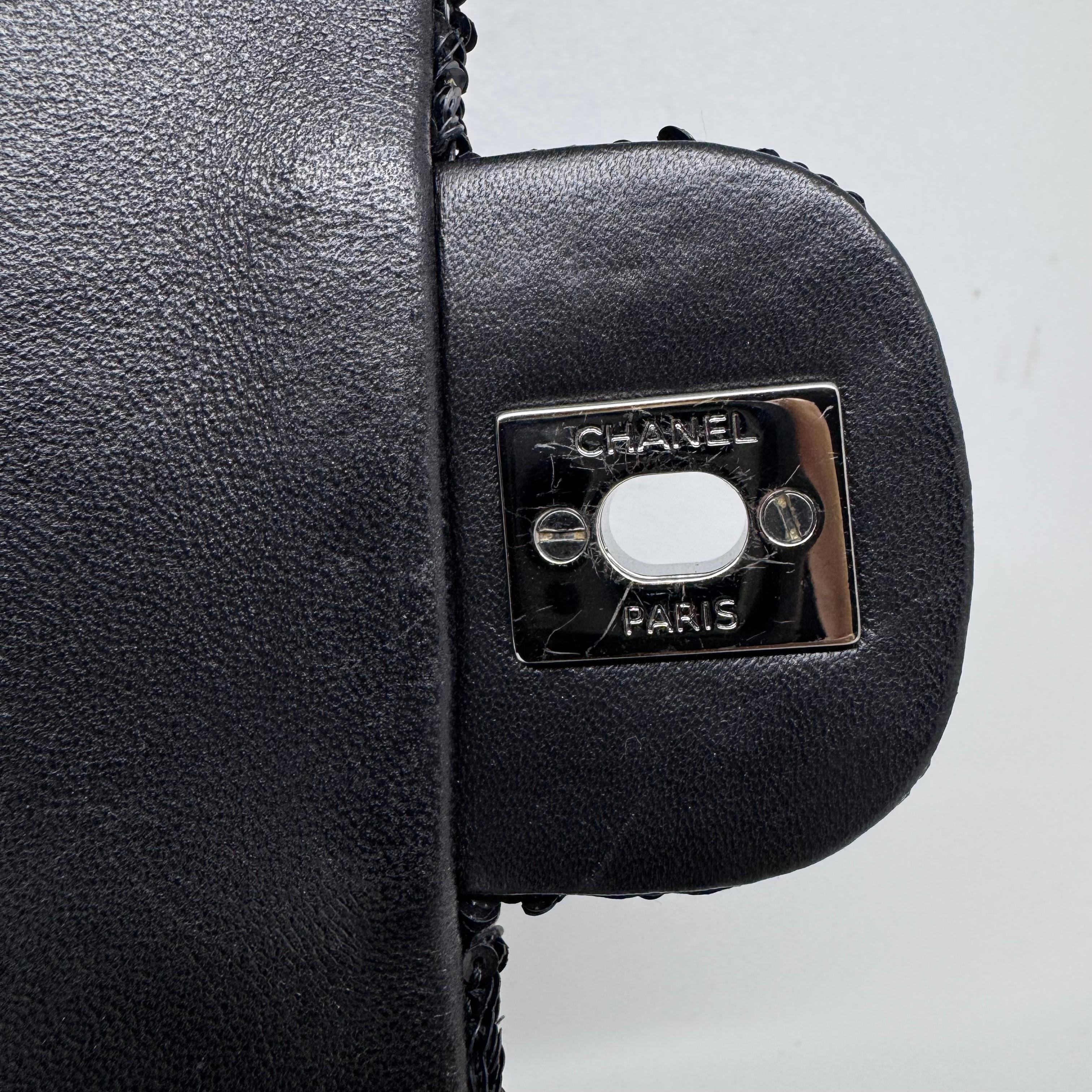 2015 Chanel Black Sequin Medium Single Classic Flap Bag (Sac à rabat classique) en vente 22