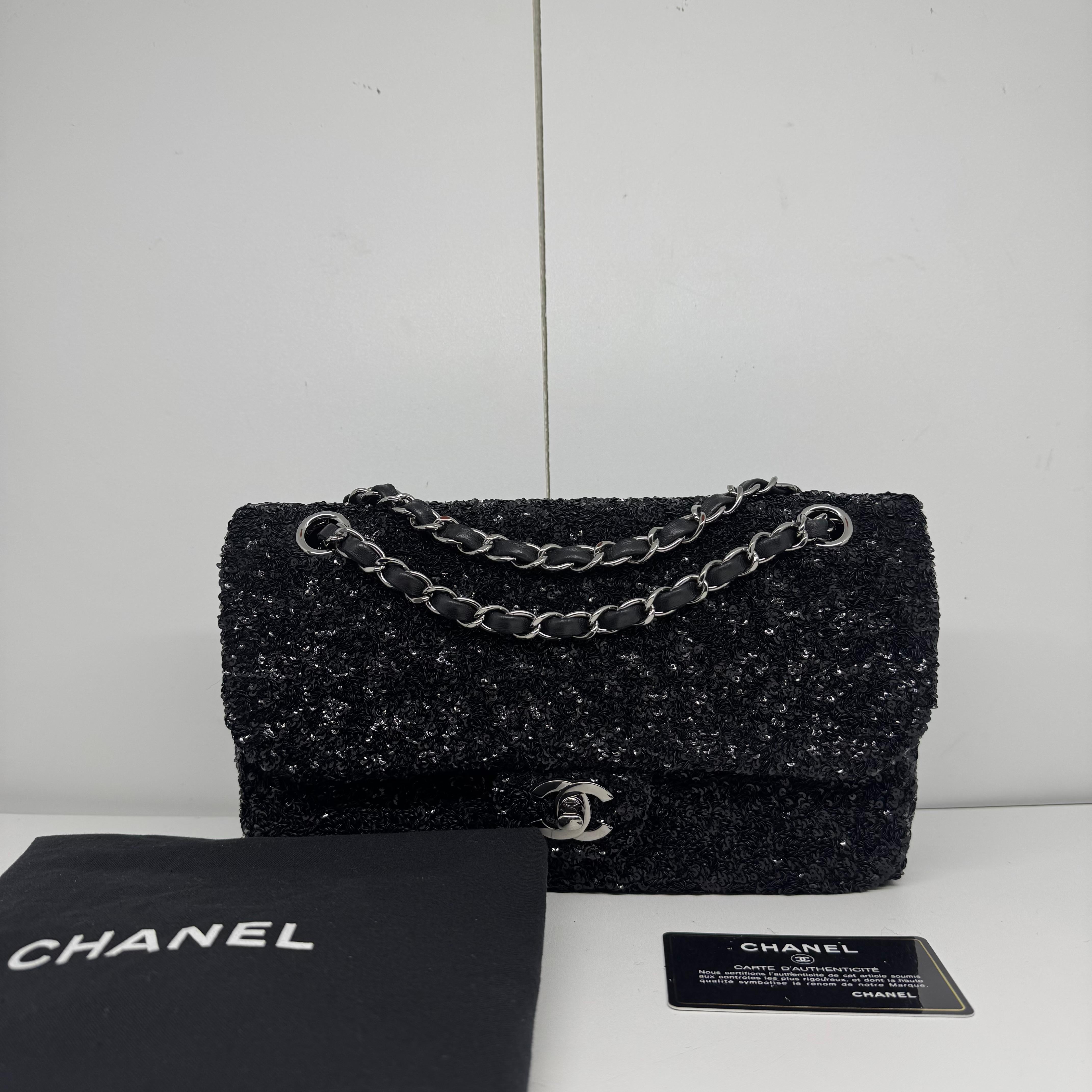 2015 Chanel Black Sequin Medium Single Classic Flap Bag (Sac à rabat classique) Bon état - En vente à Jakarta, Daerah Khusus Ibukota Jakarta