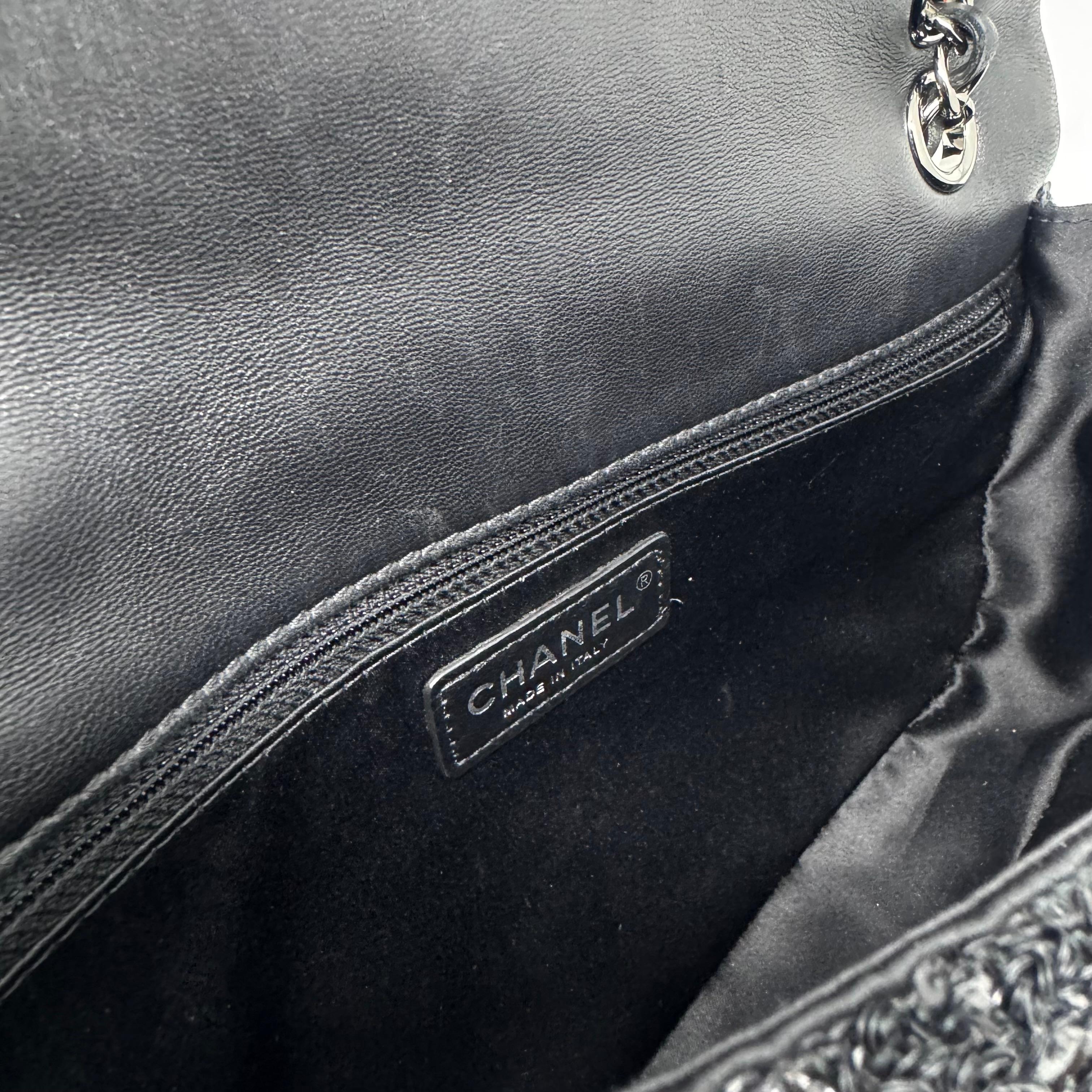 2015 Chanel Black Sequin Medium Single Classic Flap Bag (Sac à rabat classique) en vente 1