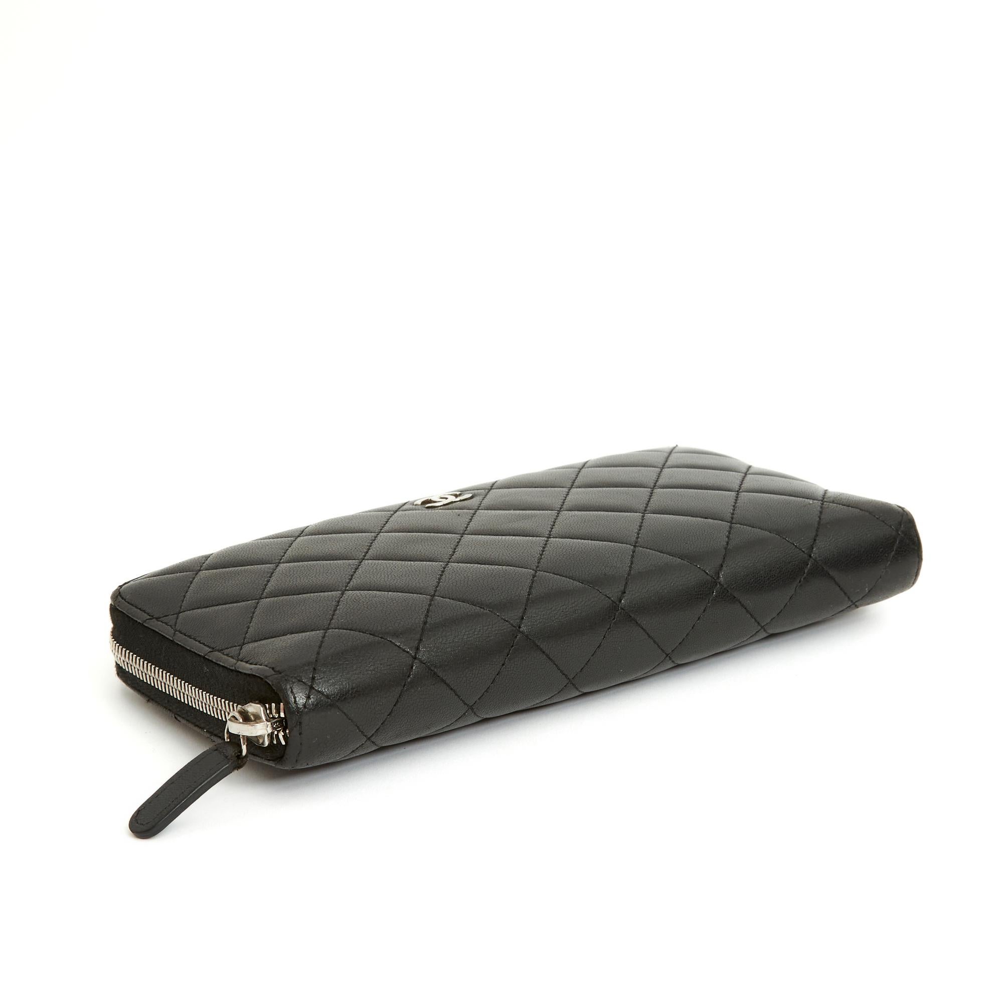 2015 Chanel Classique Langes Portemonnaie mit Reißverschluss für Damen oder Herren im Angebot