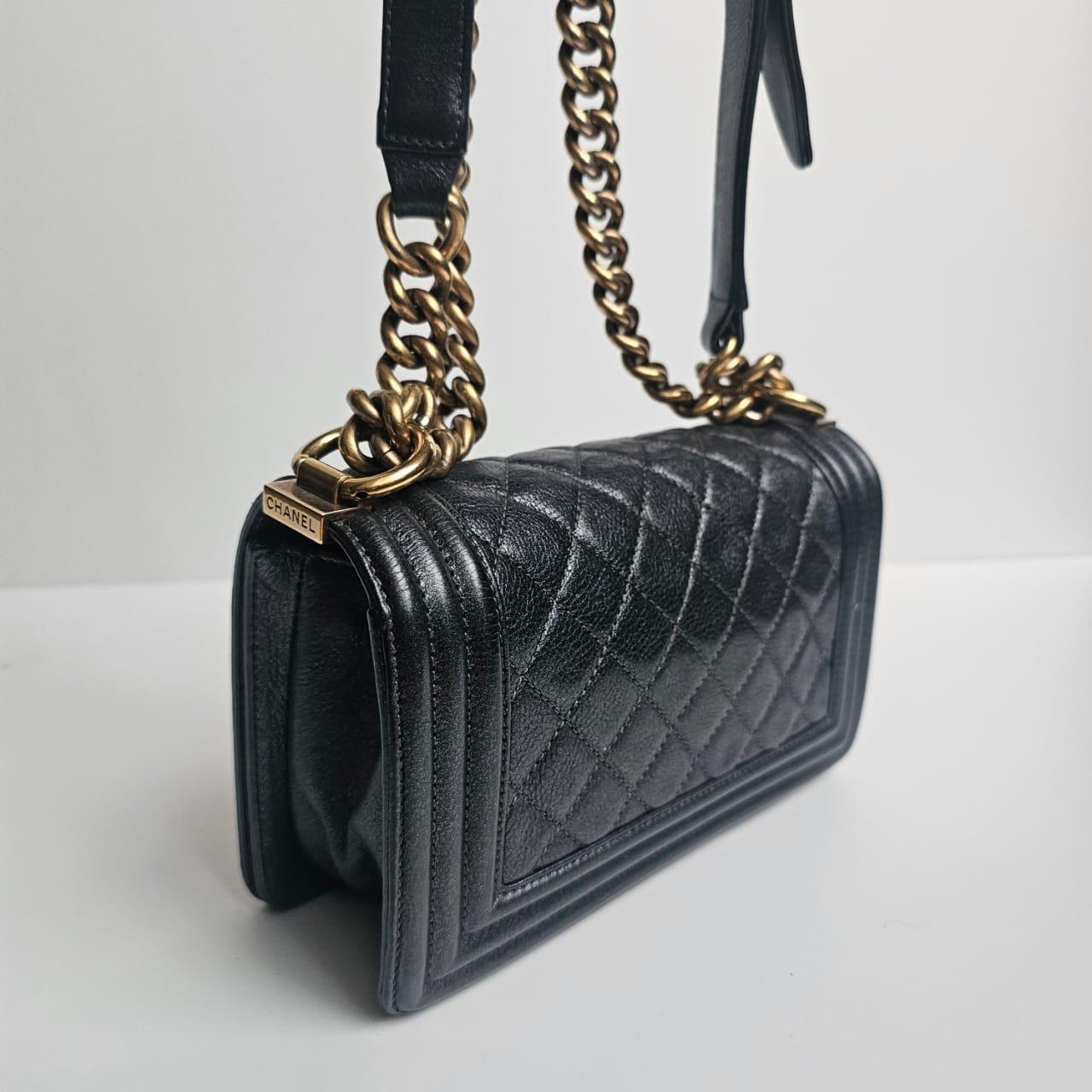 Chanel petit sac Boy matelassé gris foncé métallisé, 2015 en vente 11