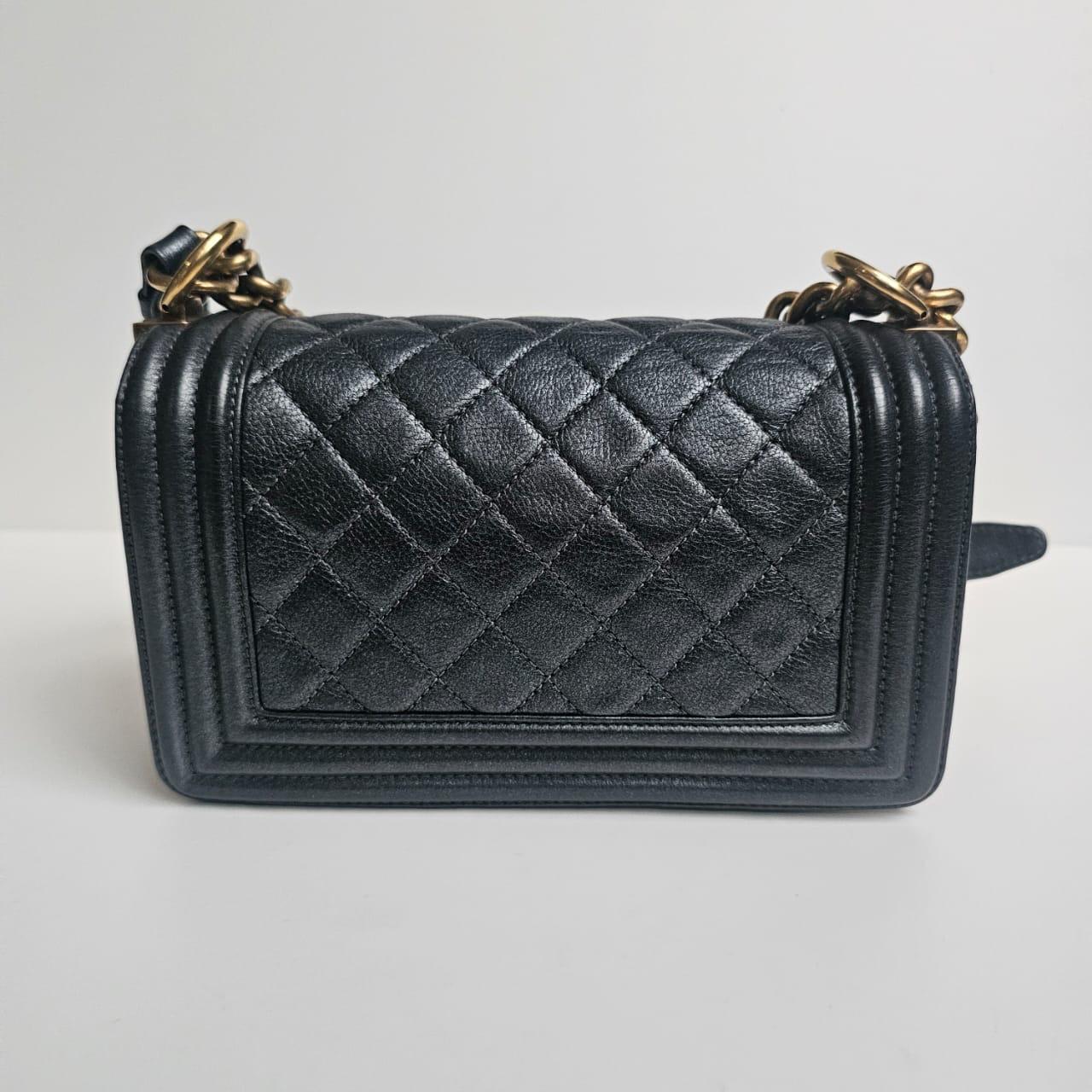 Chanel petit sac Boy matelassé gris foncé métallisé, 2015 en vente 1
