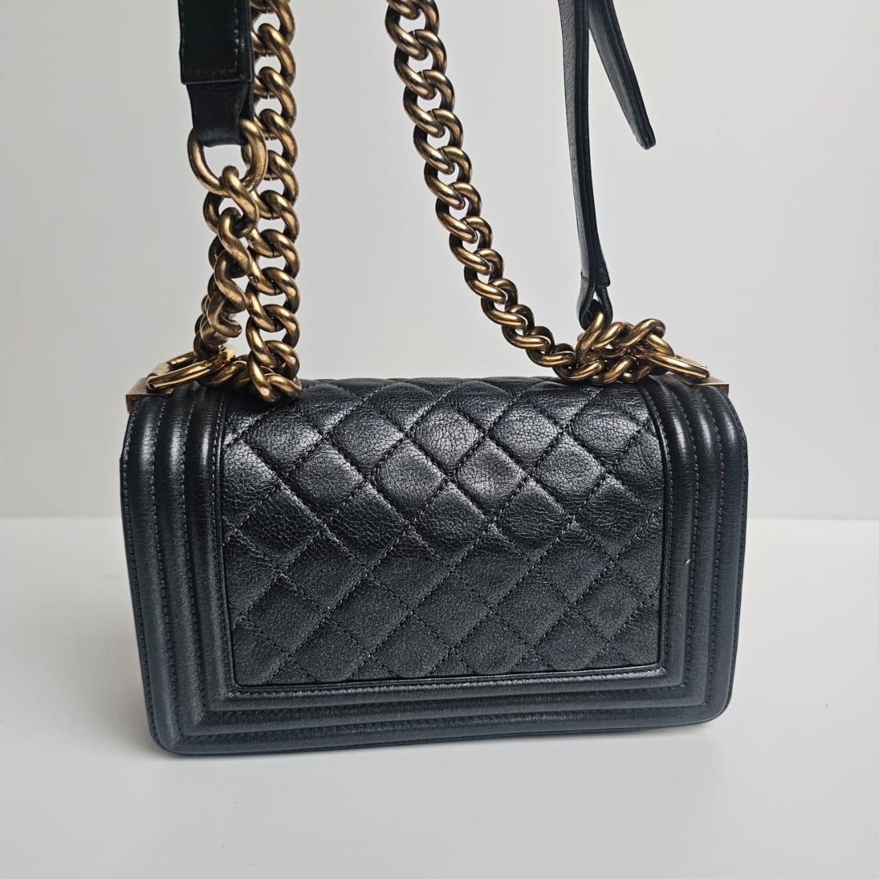 Chanel petit sac Boy matelassé gris foncé métallisé, 2015 en vente 3