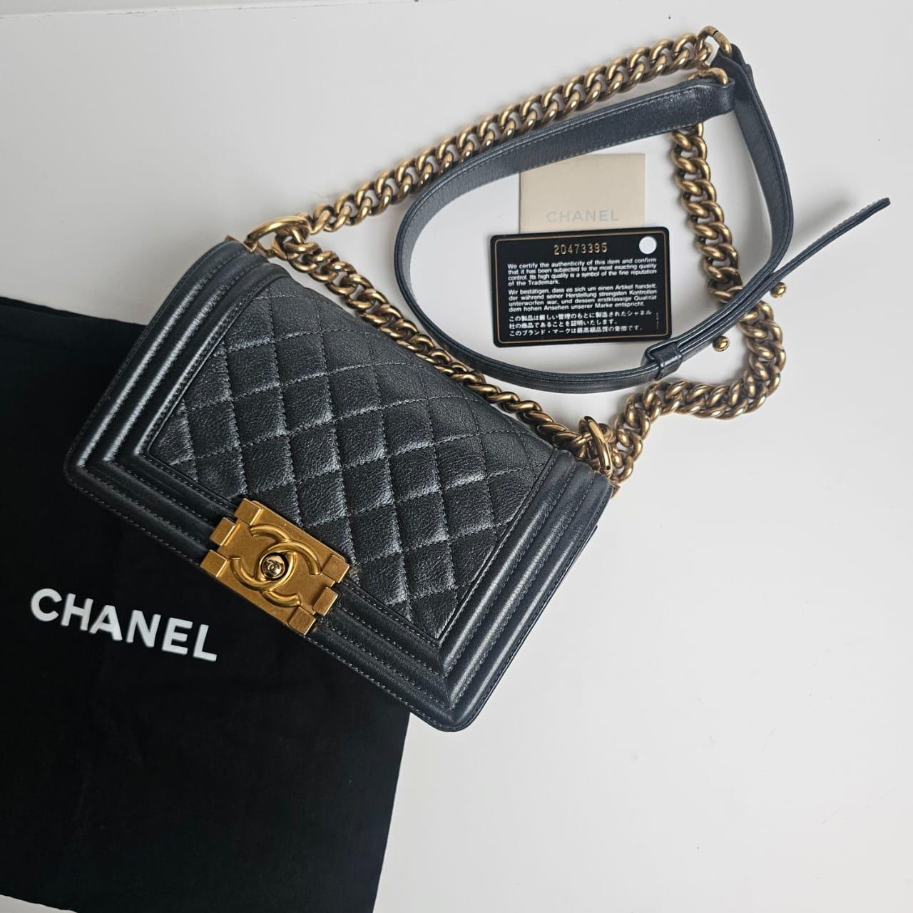 Chanel petit sac Boy matelassé gris foncé métallisé, 2015 en vente 4