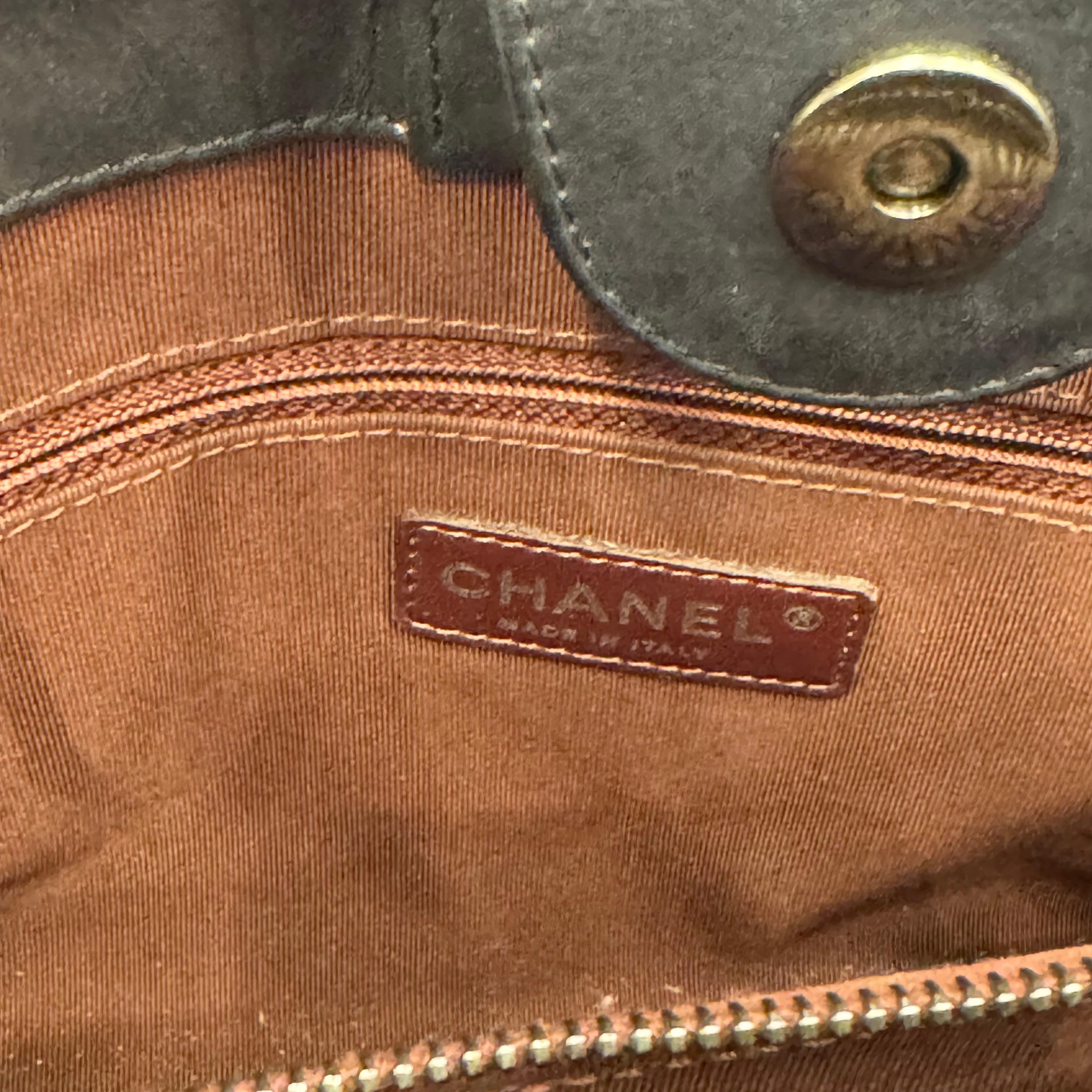 2015 Chanel Shearling Bicolor Boy Shopping Tote For Sale 5
