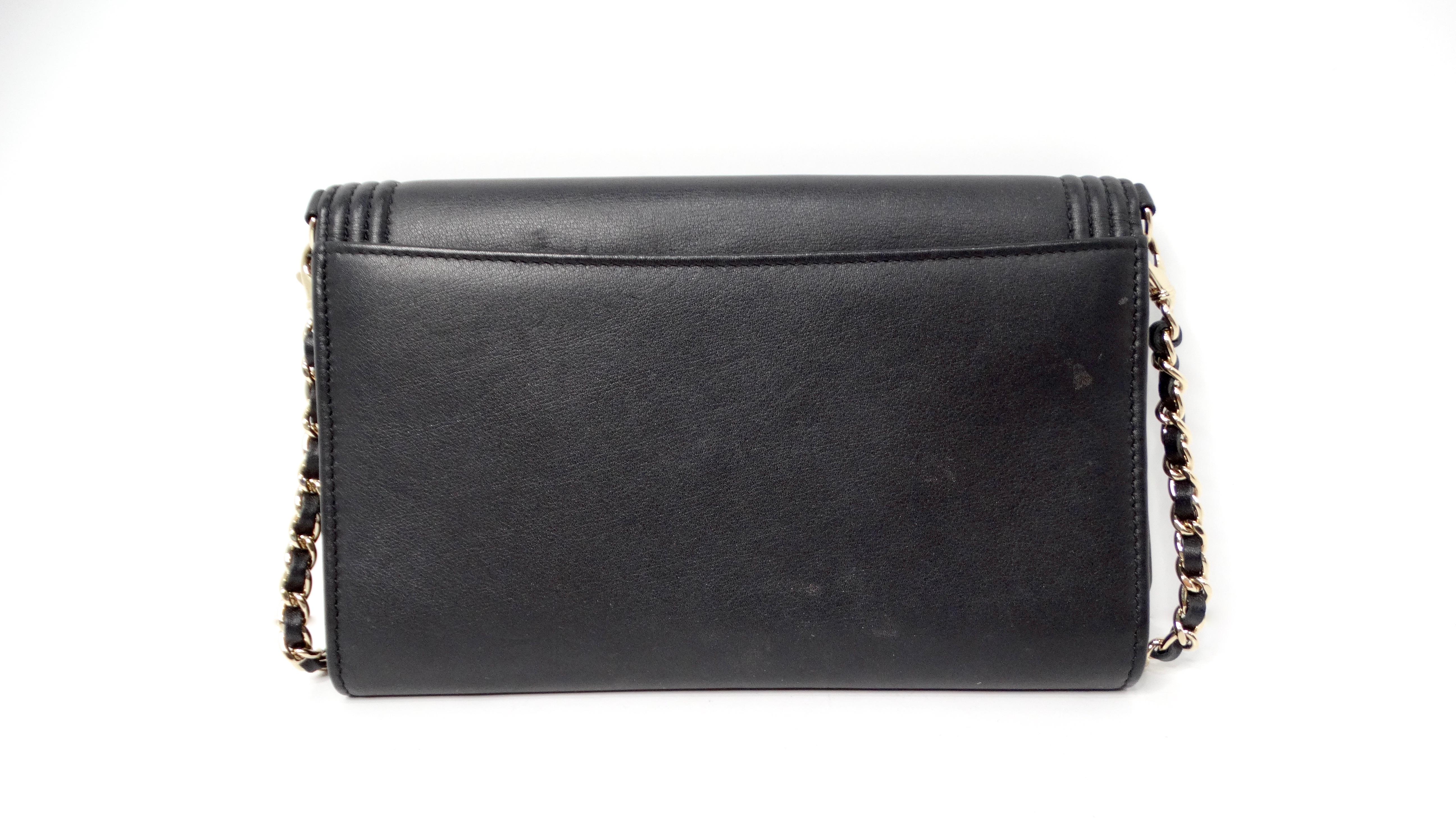 2015 Chanel Zweifarbige Metallic-Lammfell- Boy Clutch mit Kette aus Lammfell im Angebot 7