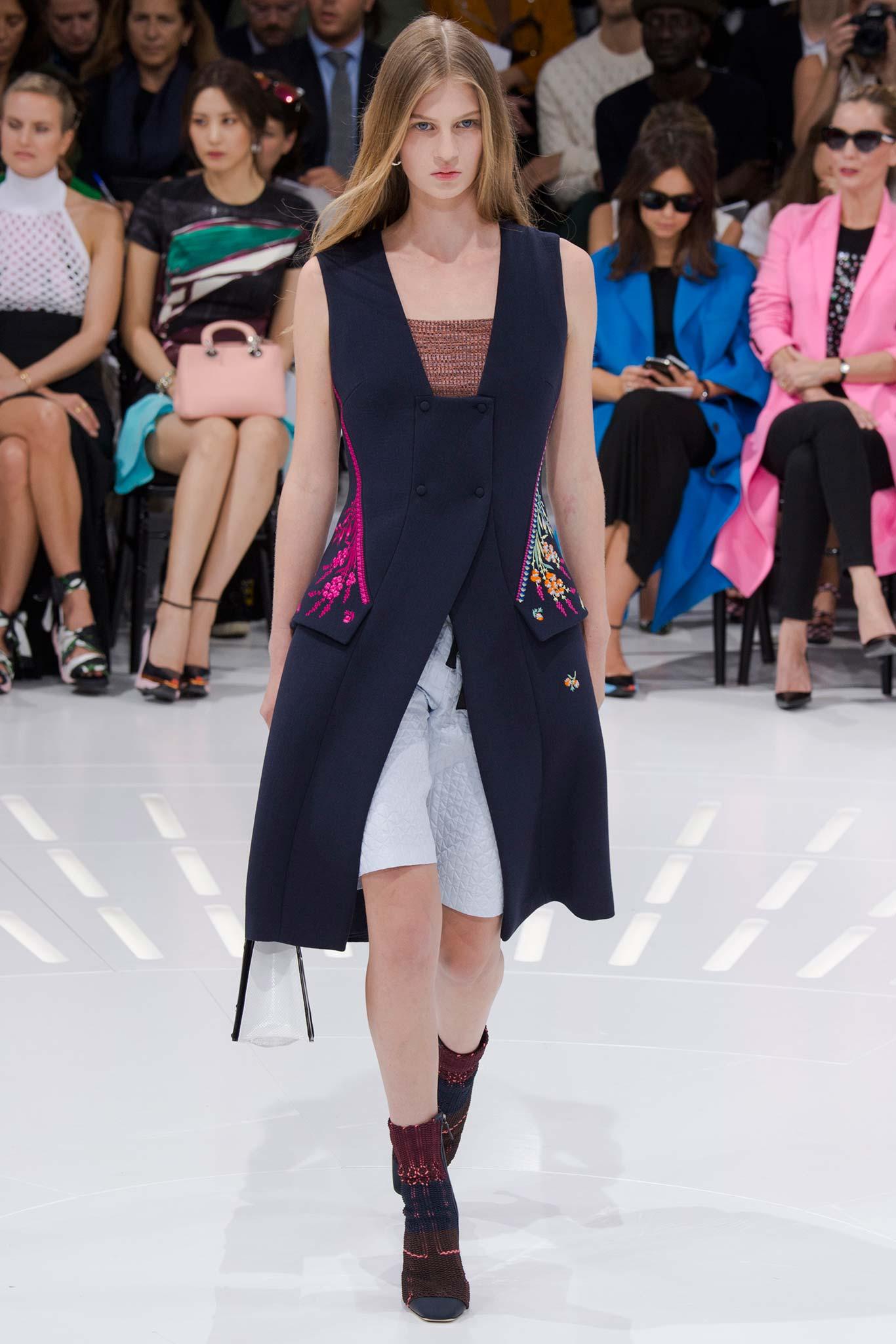 2015 Christian Dior Gilet Swing Navy con ricamo fucsia in vendita 3