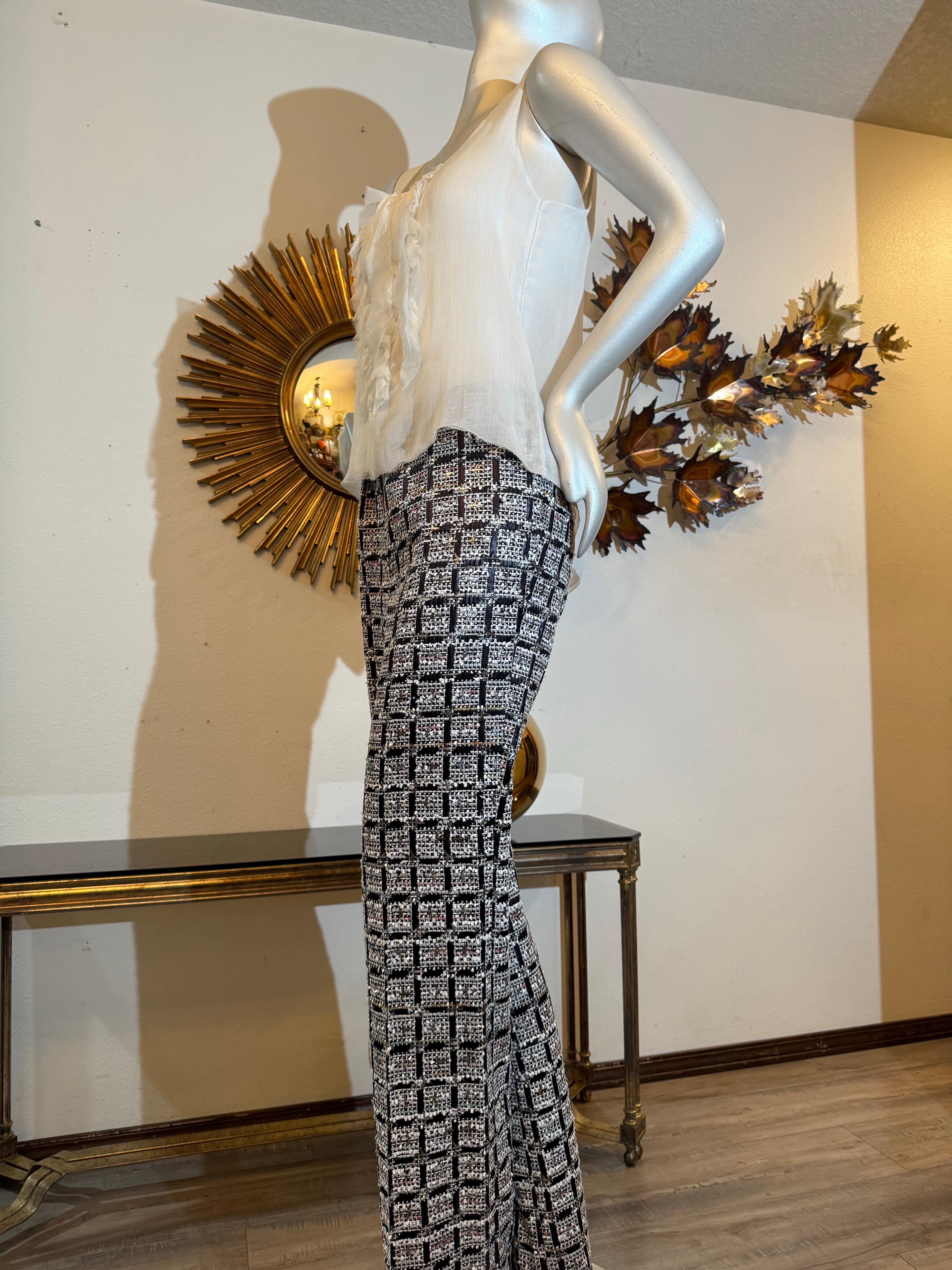 2015 CUSTOM MADE Chanel Pantalon évasé à devant plat en tweed fantaisie Blanc Noir Rose en vente 6