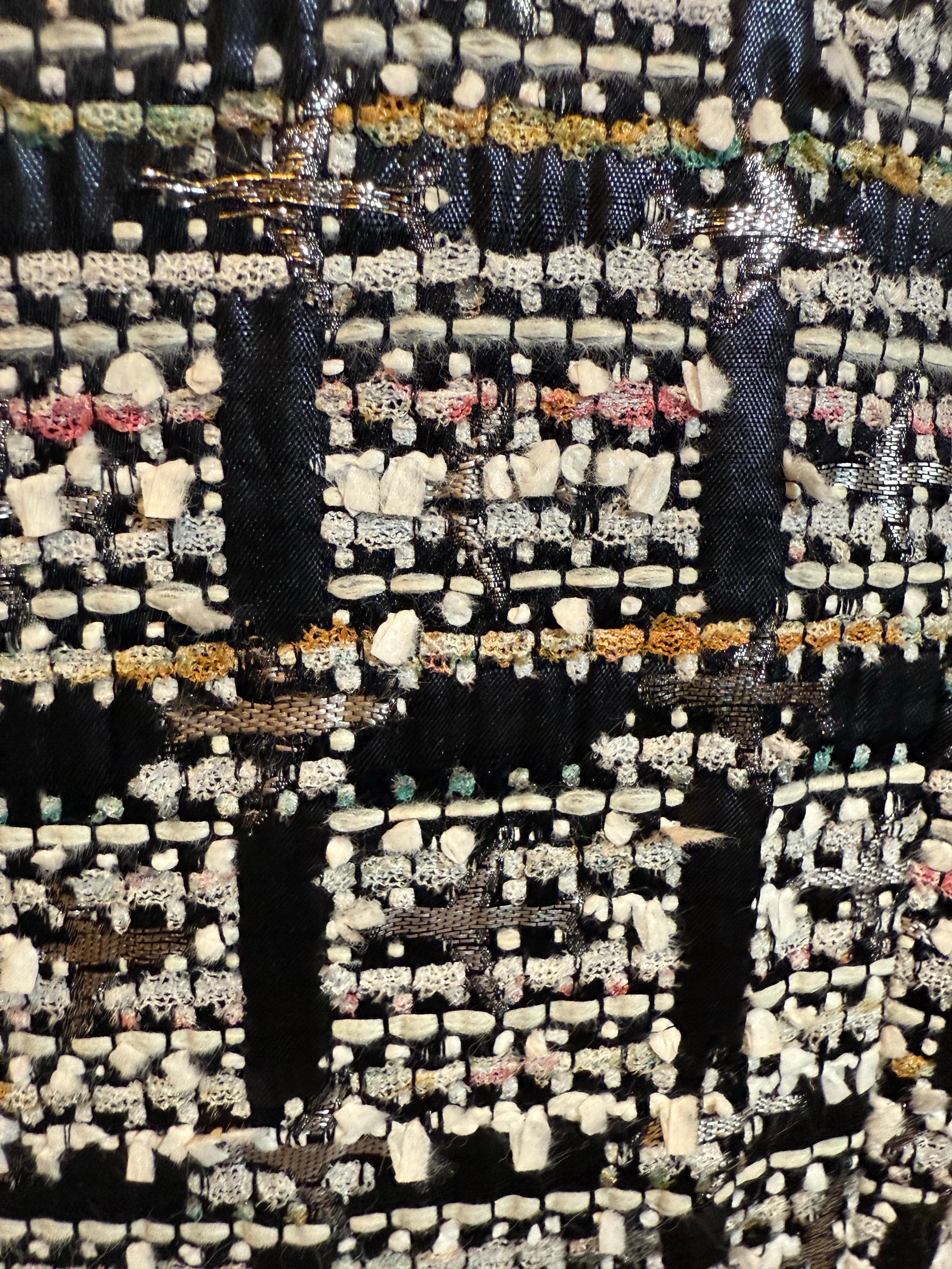 2015 CUSTOM MADE Chanel Pantalon évasé à devant plat en tweed fantaisie Blanc Noir Rose en vente 9
