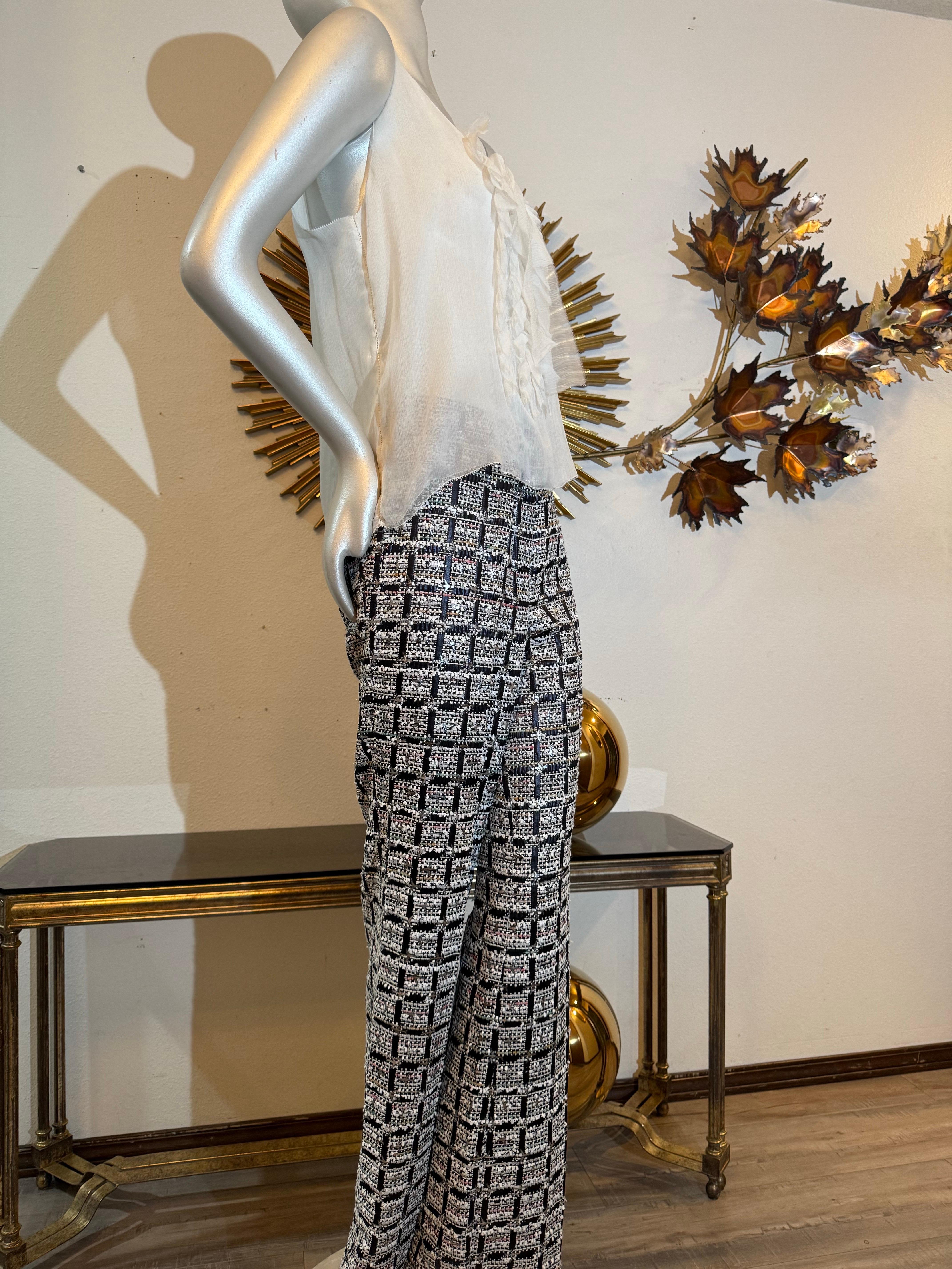 2015 CUSTOM MADE Chanel Pantalon évasé à devant plat en tweed fantaisie Blanc Noir Rose Pour femmes en vente