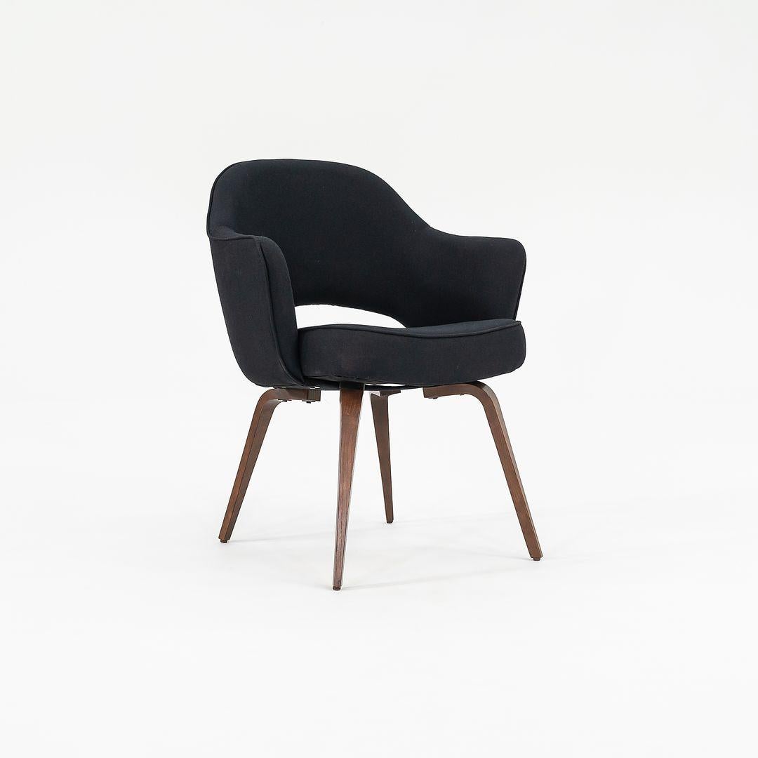 2015 Eero Saarinen para Knoll Sillón Ejecutivo de Tela con Patas de Roble Espuma en venta