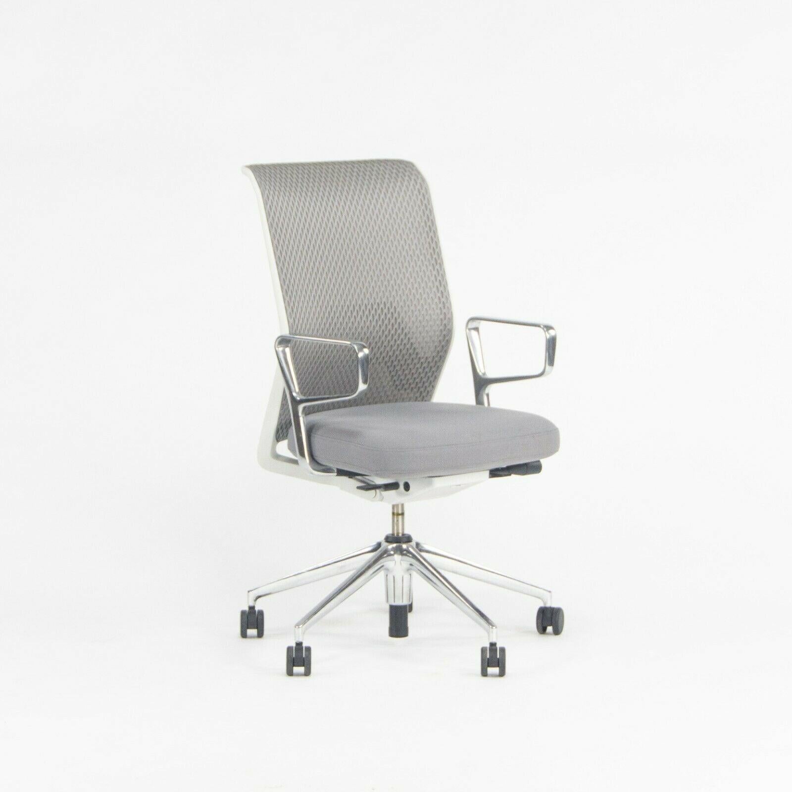 Modern 2015 Gray Vitra ID Mesh Desk Chairs by Antonio Citterio Polished Arms / Bases For Sale