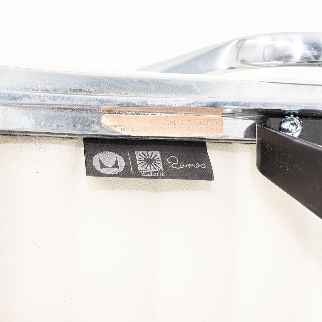 2015 Herman Miller Eames Aluminum Group Chefsessel in weißem Leder im Angebot 5