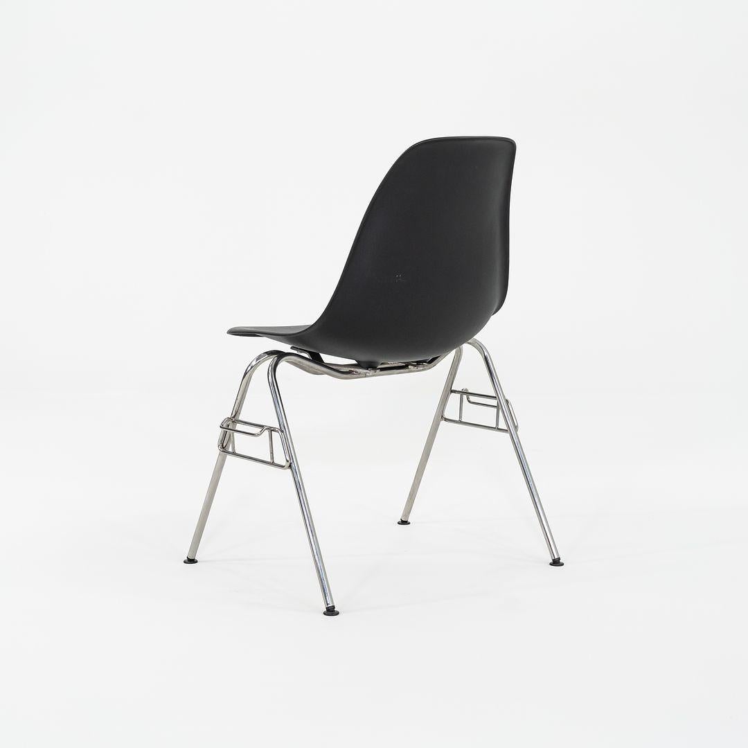 Modern 2015 Herman Miller Stacking Eames Plastic Side Shell Dining Chairs 4x Available For Sale