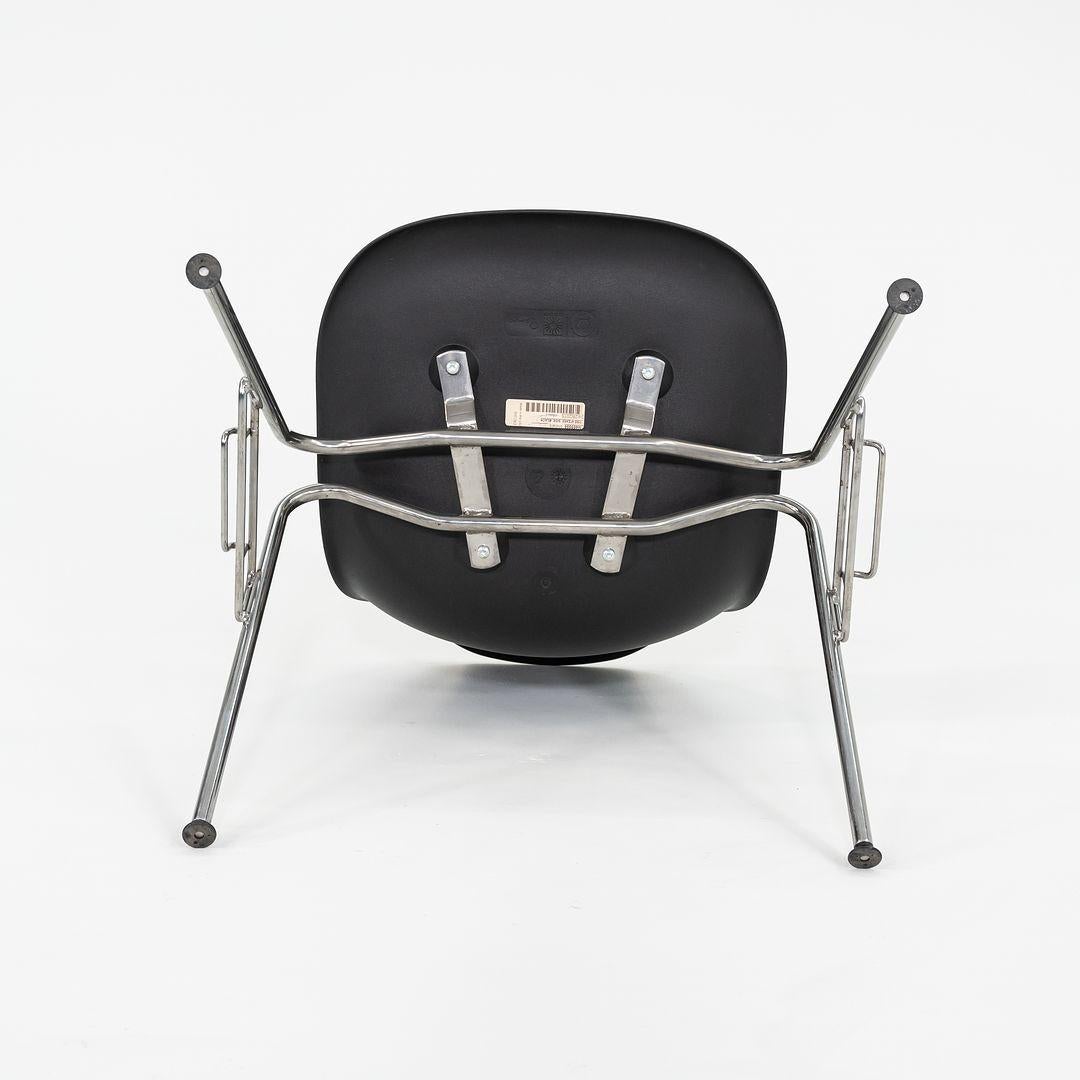 2015 Herman Miller Stacking Eames Plastic Side Shell Dining Chairs 4x Available For Sale 2