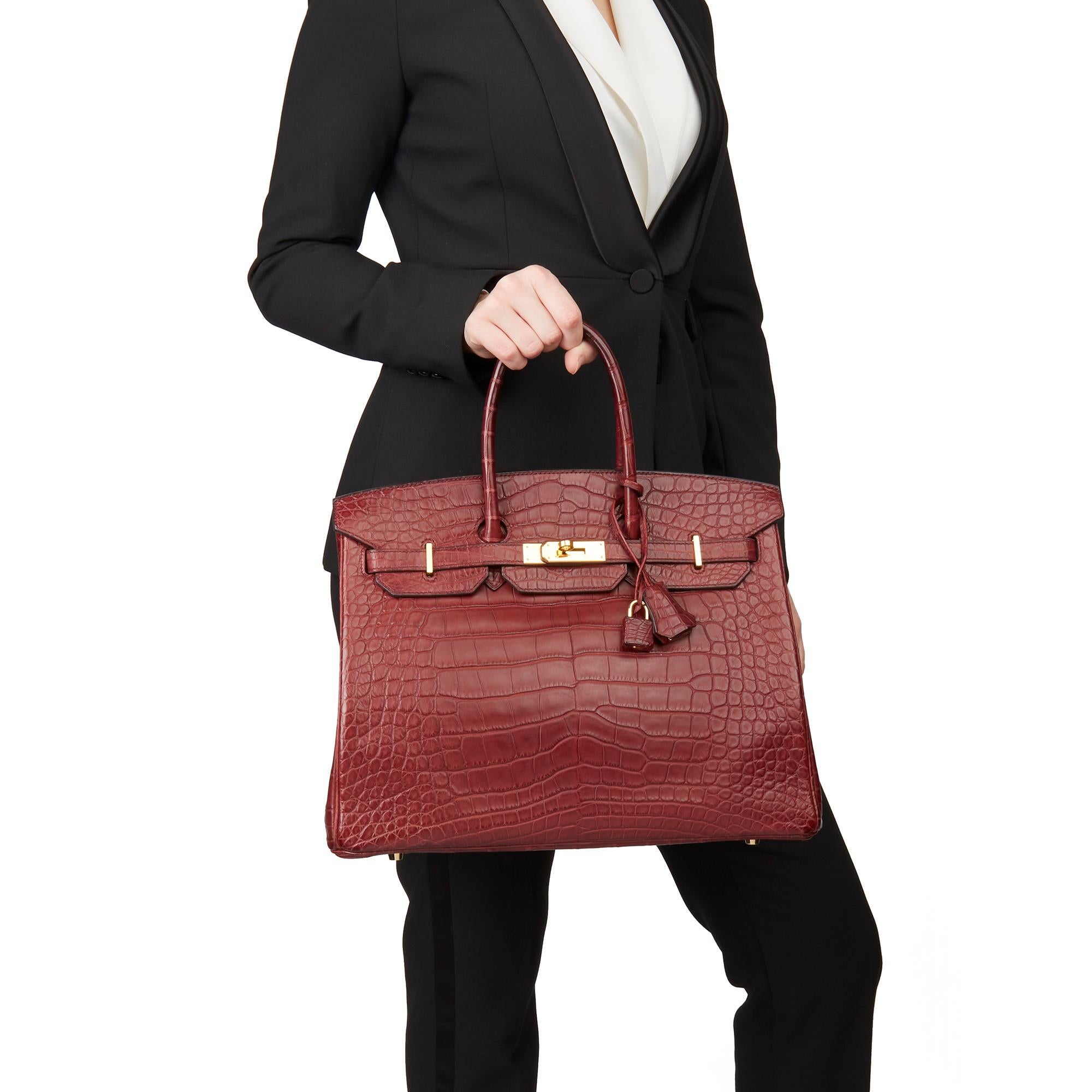 HERMÈS
Rouge H Matte Mississippiensis Alligator Leather Birkin 35cm

Xupes Reference: CB172
Serial Number: T
Age (Circa): 2015
Accompanied By: Hermès Dust Bag, Box, Lock, Keys, Clochette, Invoice, CITIES 2 X 2019 Twilly's
Authenticity Details: Date